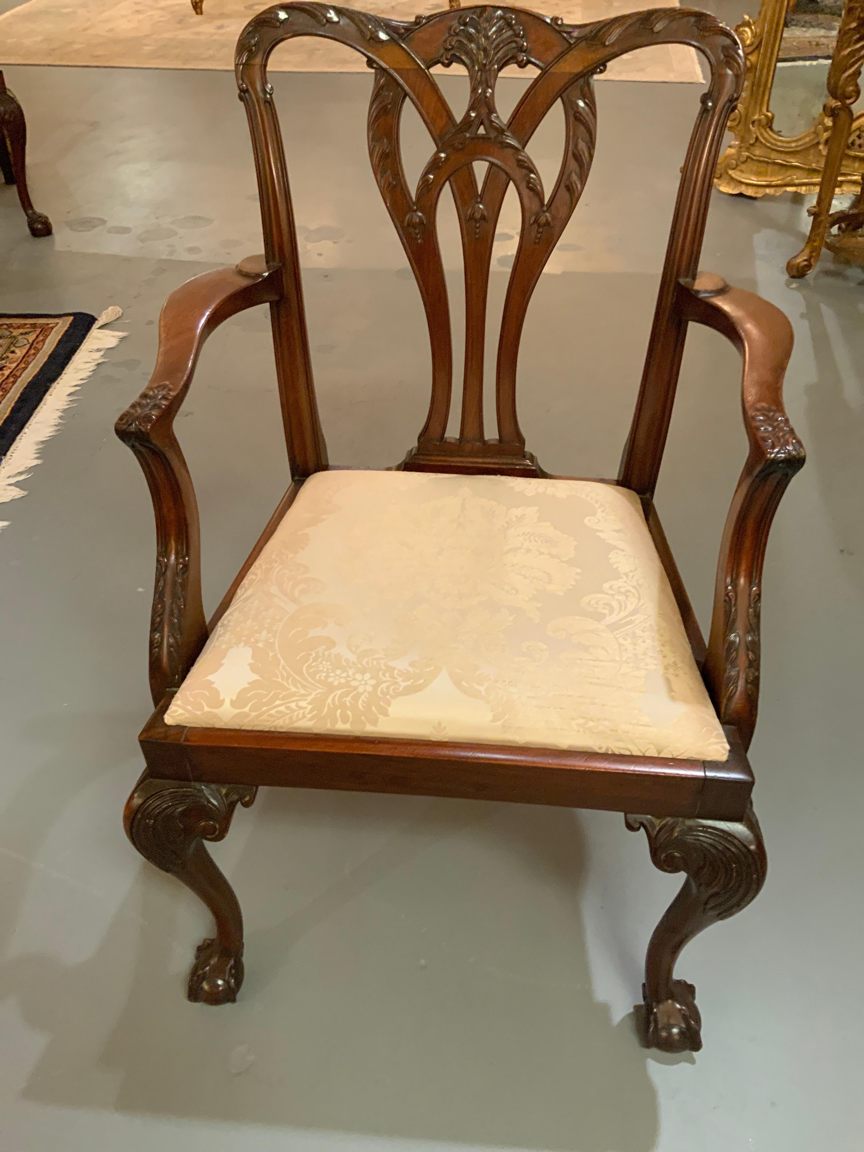 Chaises de salle à manger de style Chippendale. Ensemble de quatorze, 19ème siècle en vente 1