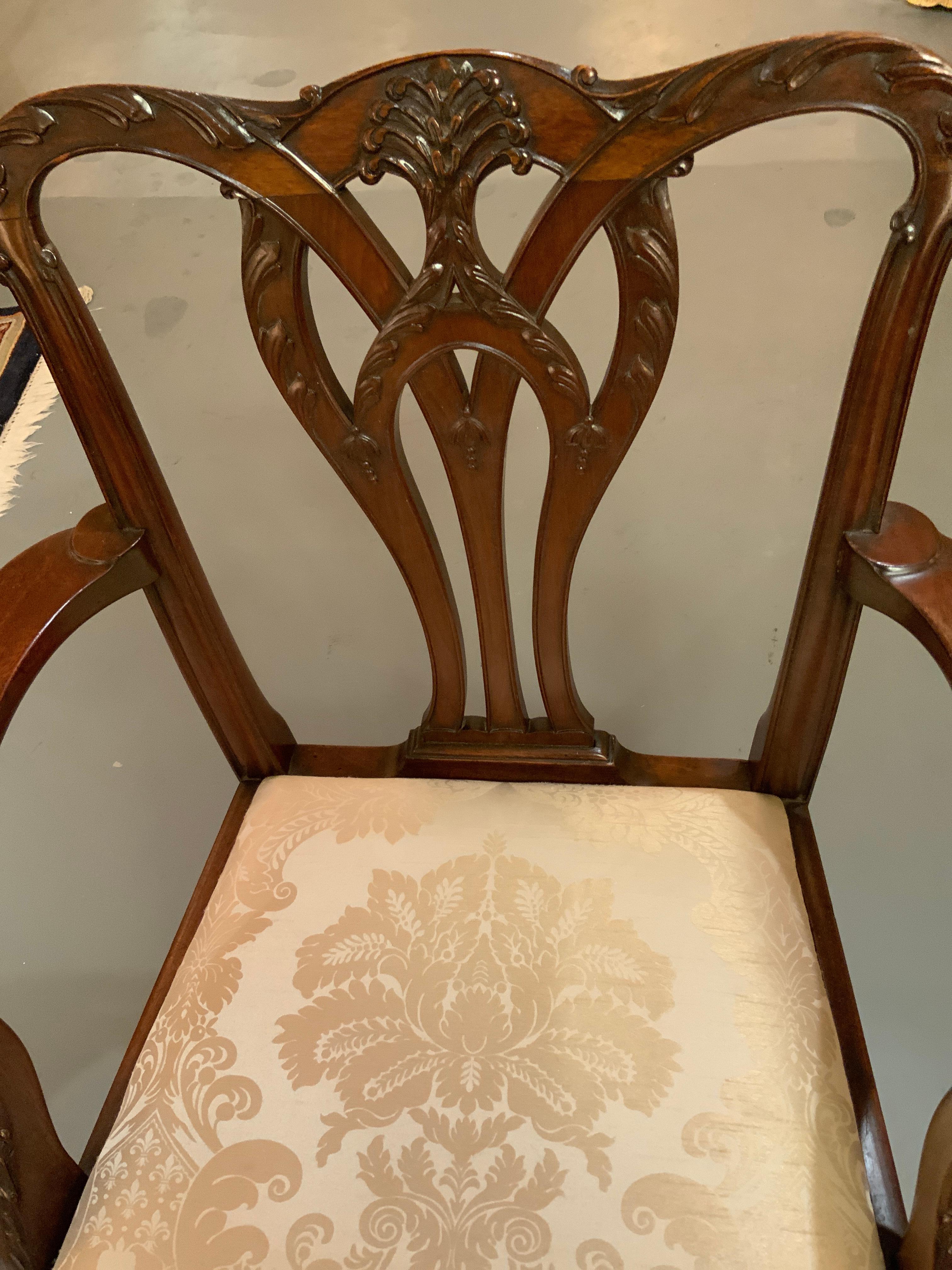 Chaises de salle à manger de style Chippendale. Ensemble de quatorze, 19ème siècle en vente 2