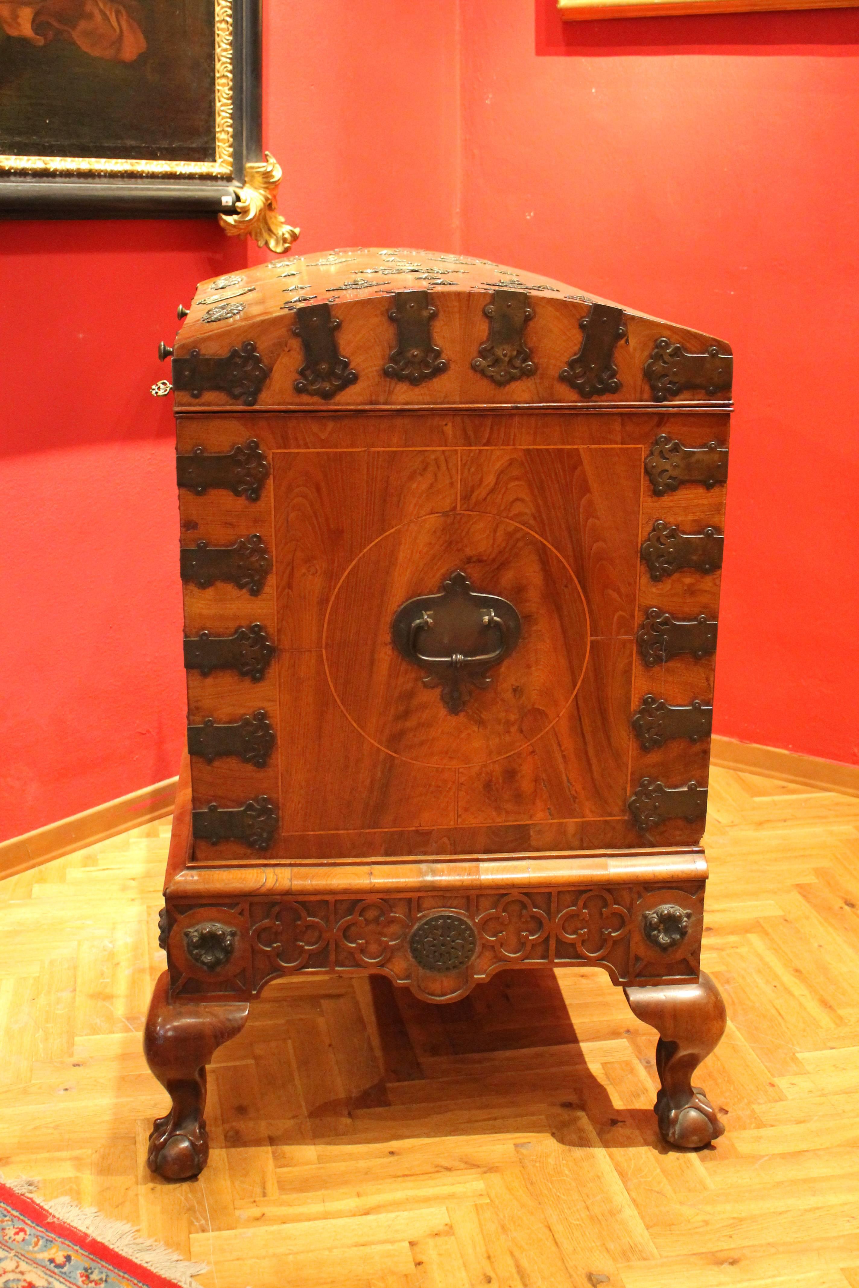 Gilt Chippendale Style English 18th Century Burr Walnut Veneer Travel Dome Top Trunk
