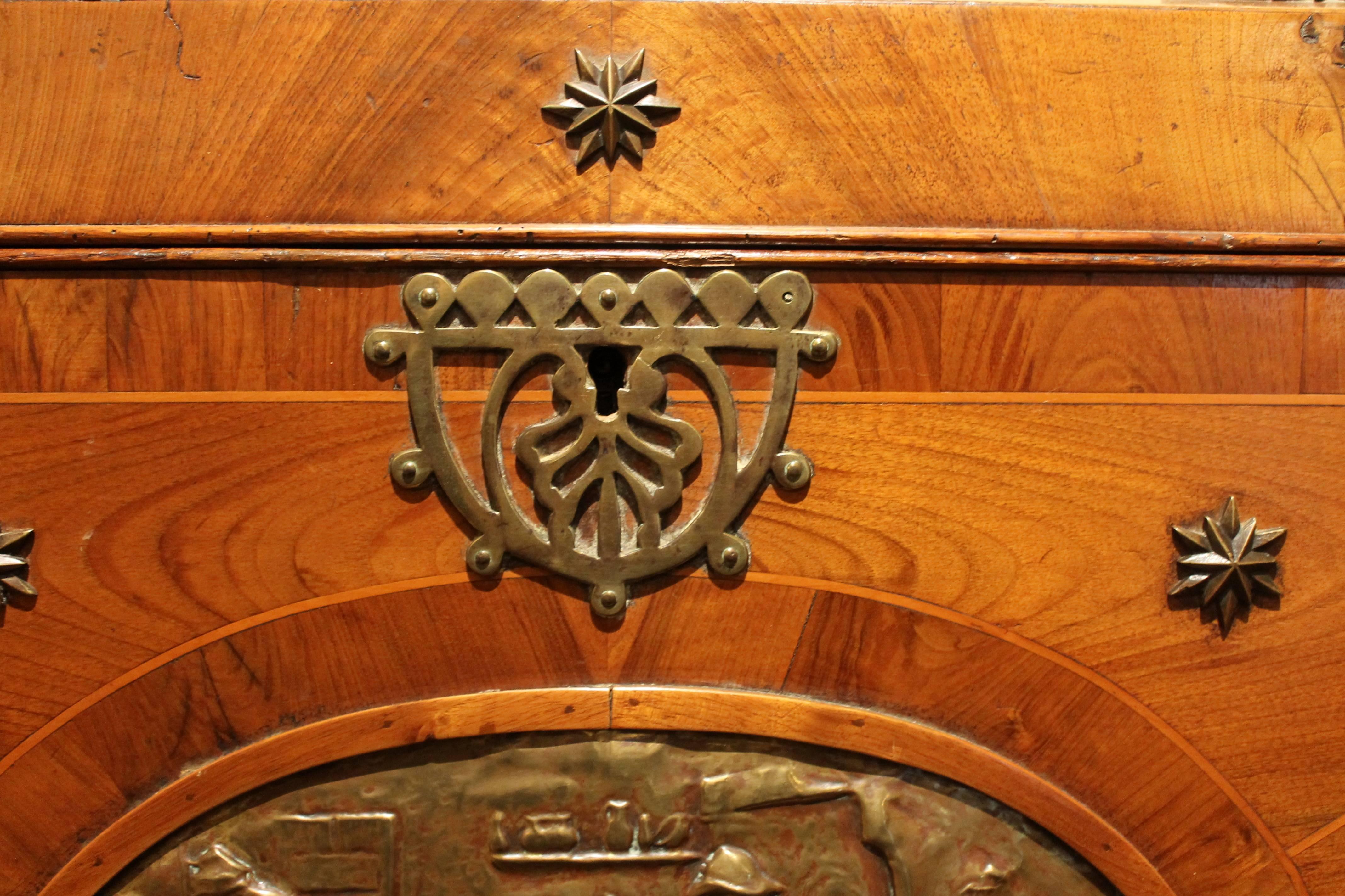 18th Century and Earlier Chippendale Style English 18th Century Burr Walnut Veneer Travel Dome Top Trunk