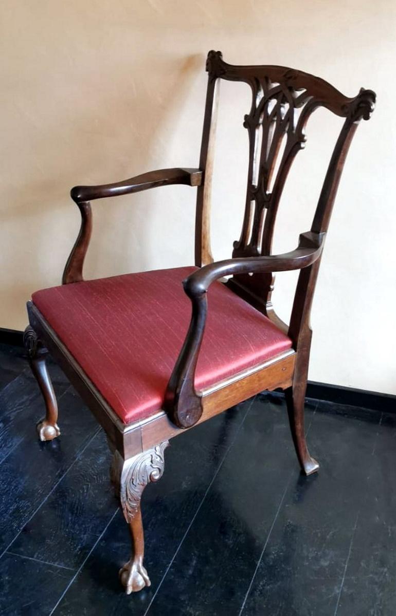 Englischer Stuhl im Chippendale-Stil „Antique Master“ mit Armlehnen (Britisch) im Angebot