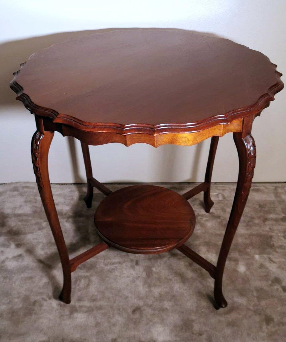British Chippendale Style English Wood Coffee Table For Sale