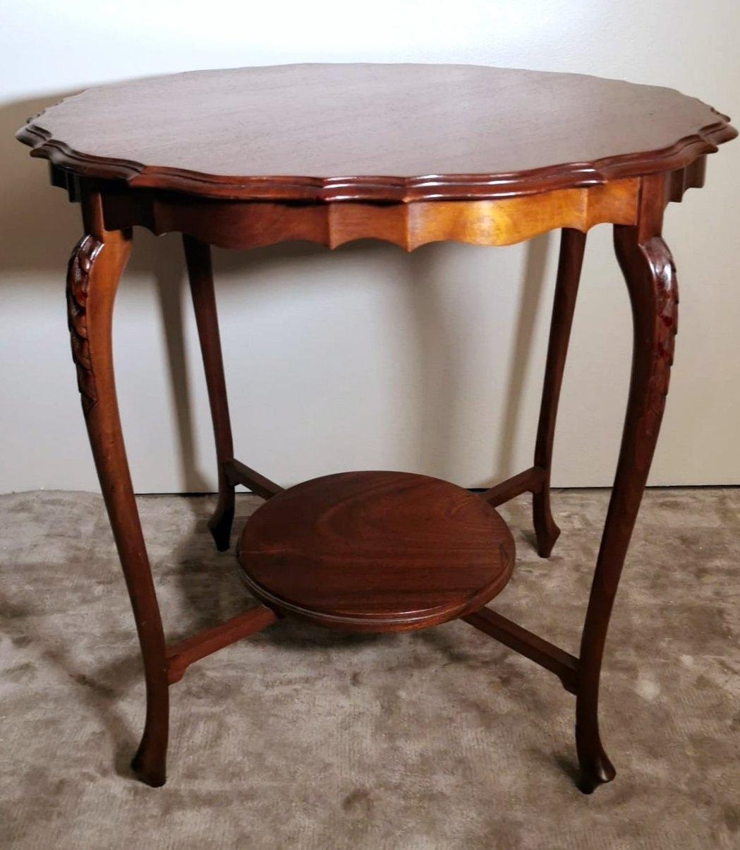 Polished Chippendale Style English Wood Coffee Table For Sale