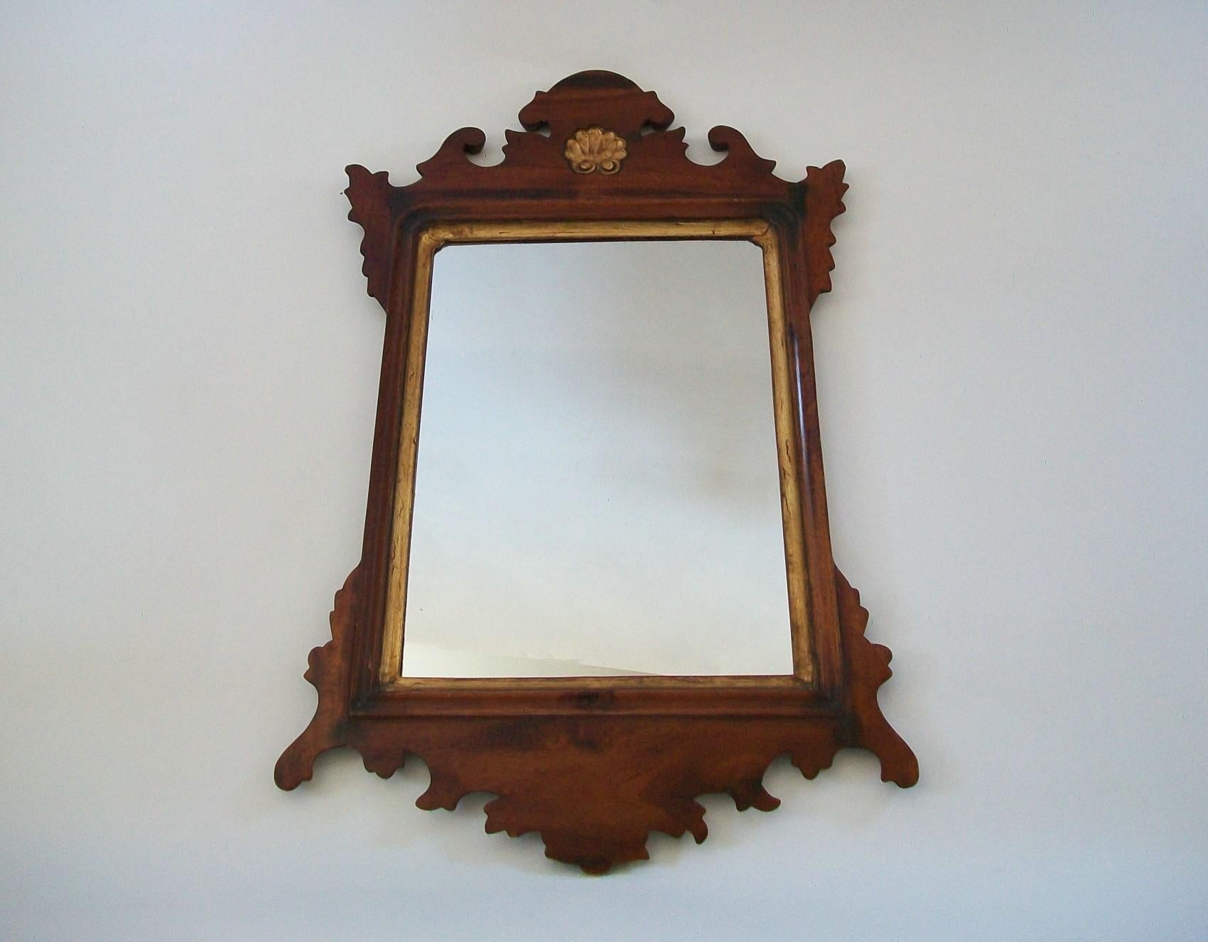 Chippendale Style Flamed Mahogany & Parcel Gilt Mirror, UK, Early 20th Century 1