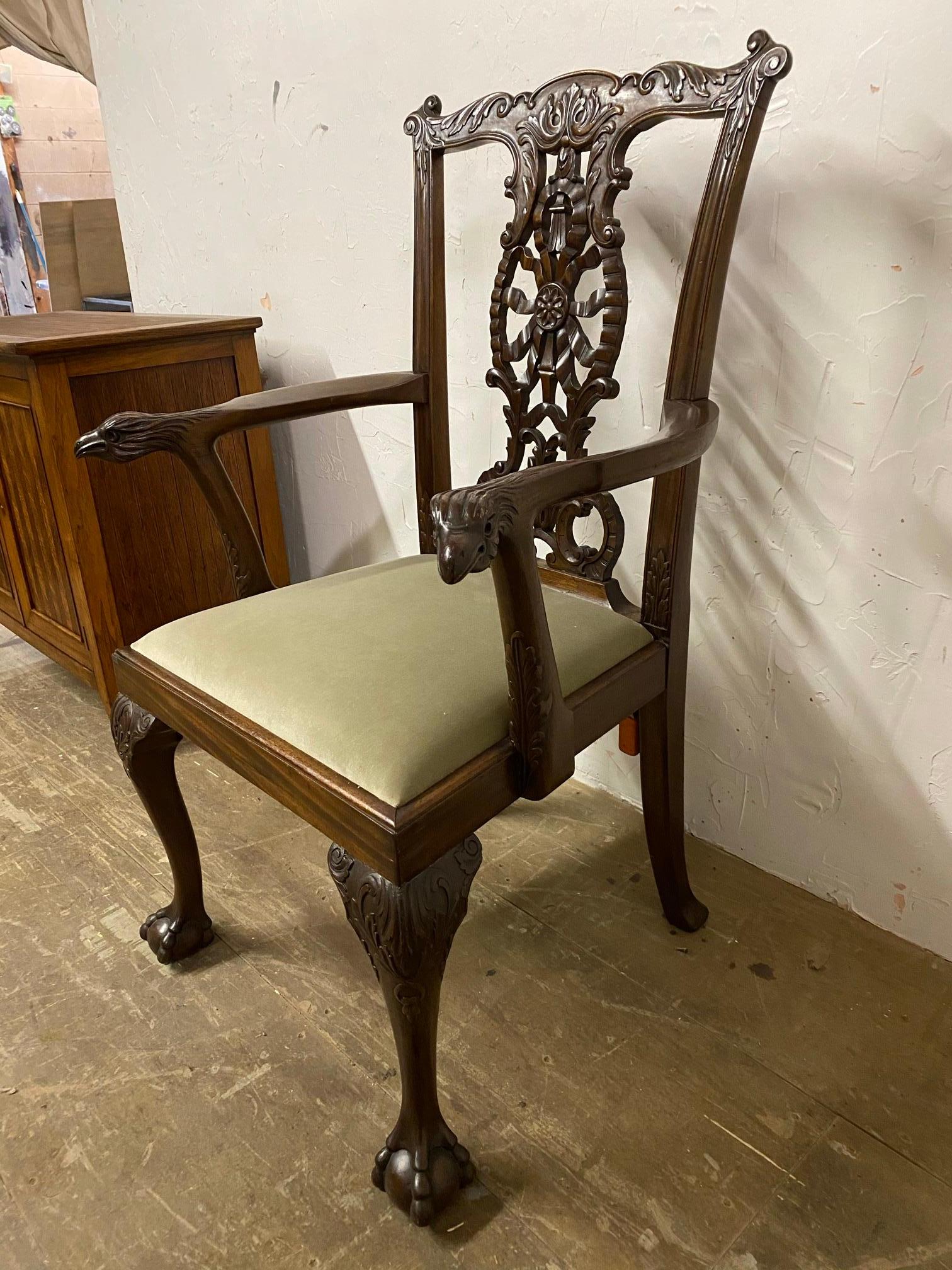 Poltrona intagliata a mano in stile Chippendale, 1900 circa in vendita 4