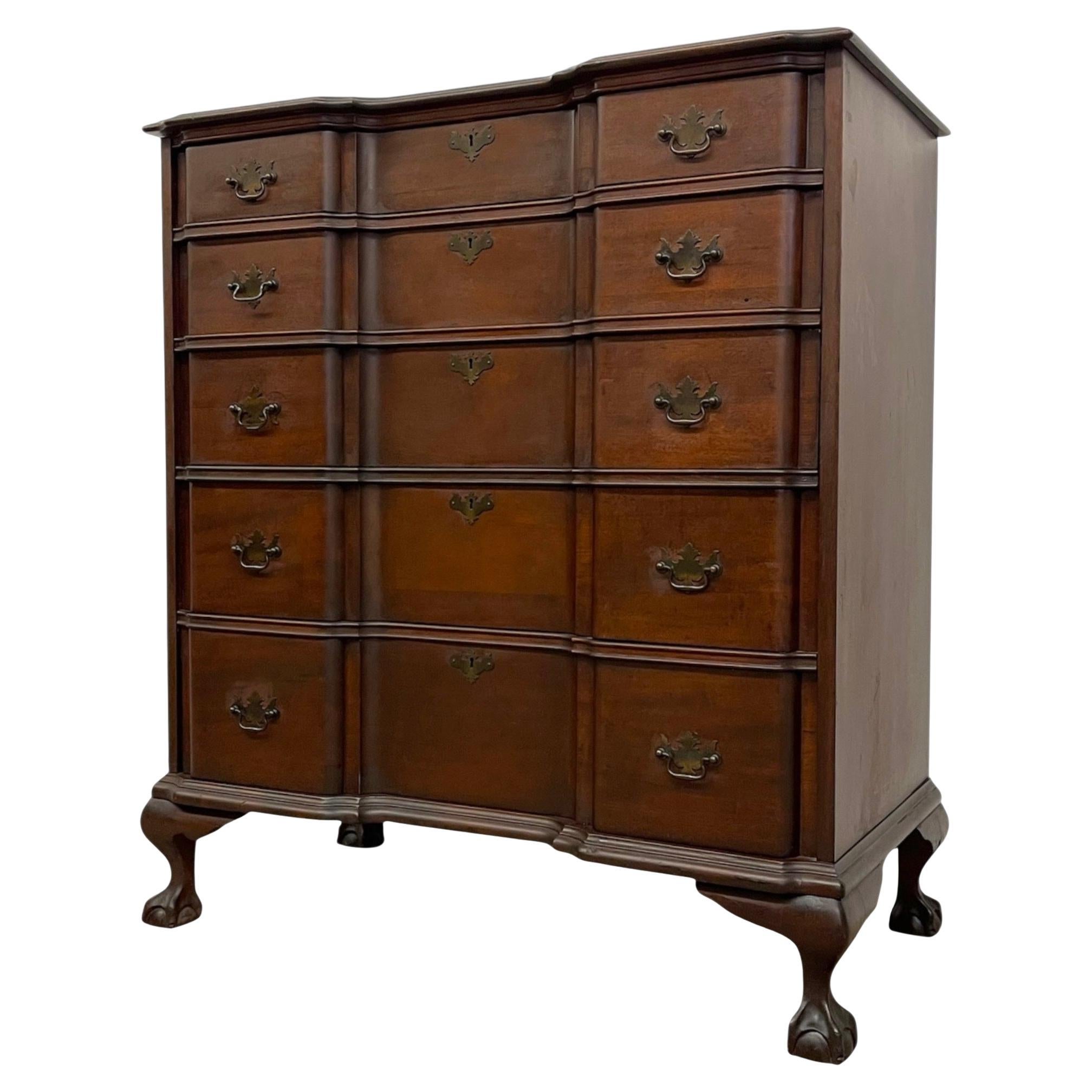 Comò Highboy in stile Chippendale di Pennsylvania Furniture Co., York PA