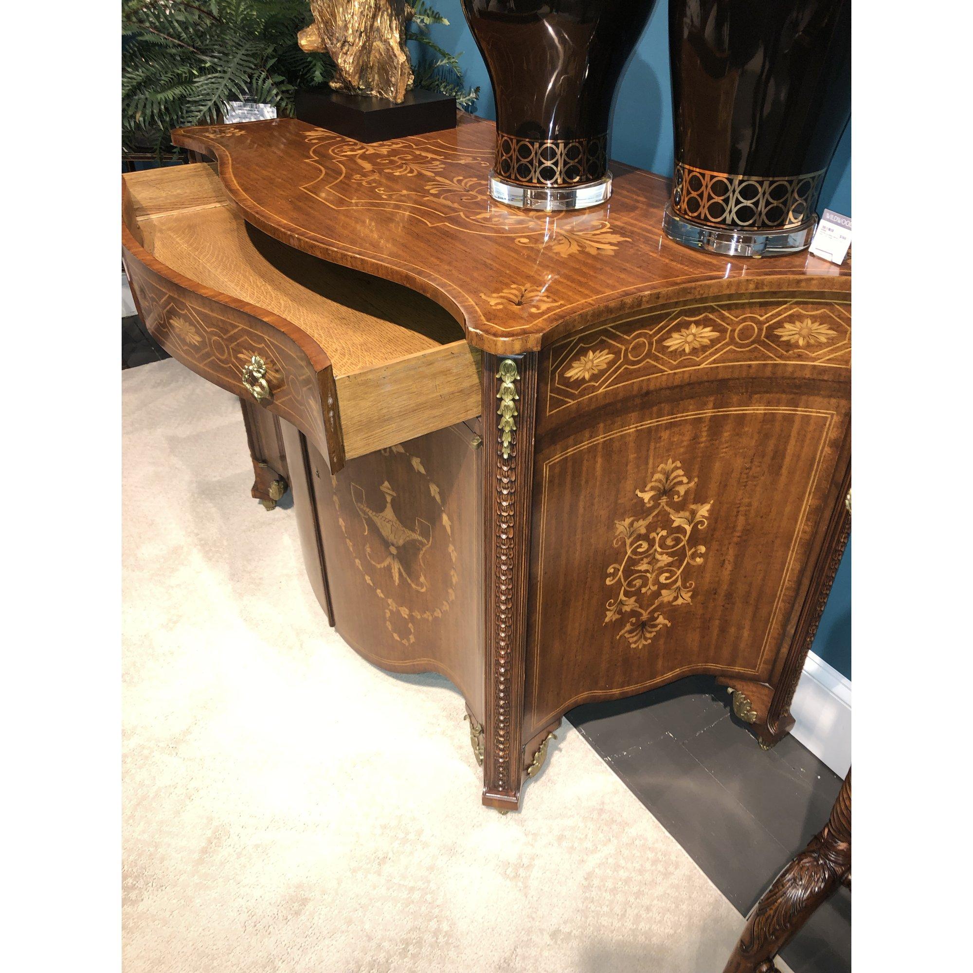 Chippendale Style Inlaid Chest of Drawers In New Condition For Sale In Westwood, NJ