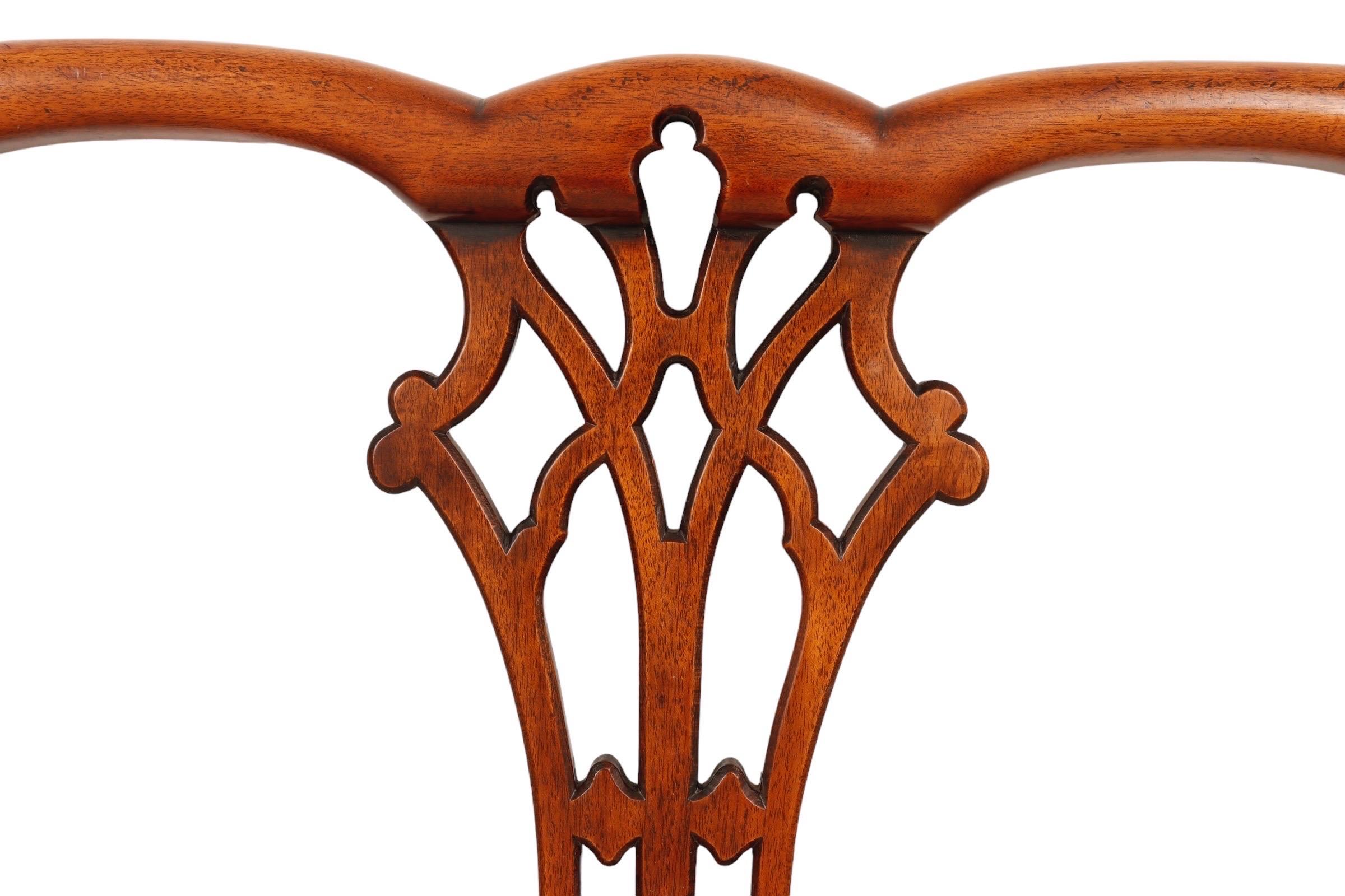 20th Century Chippendale Style King Headboard in Mahogany For Sale