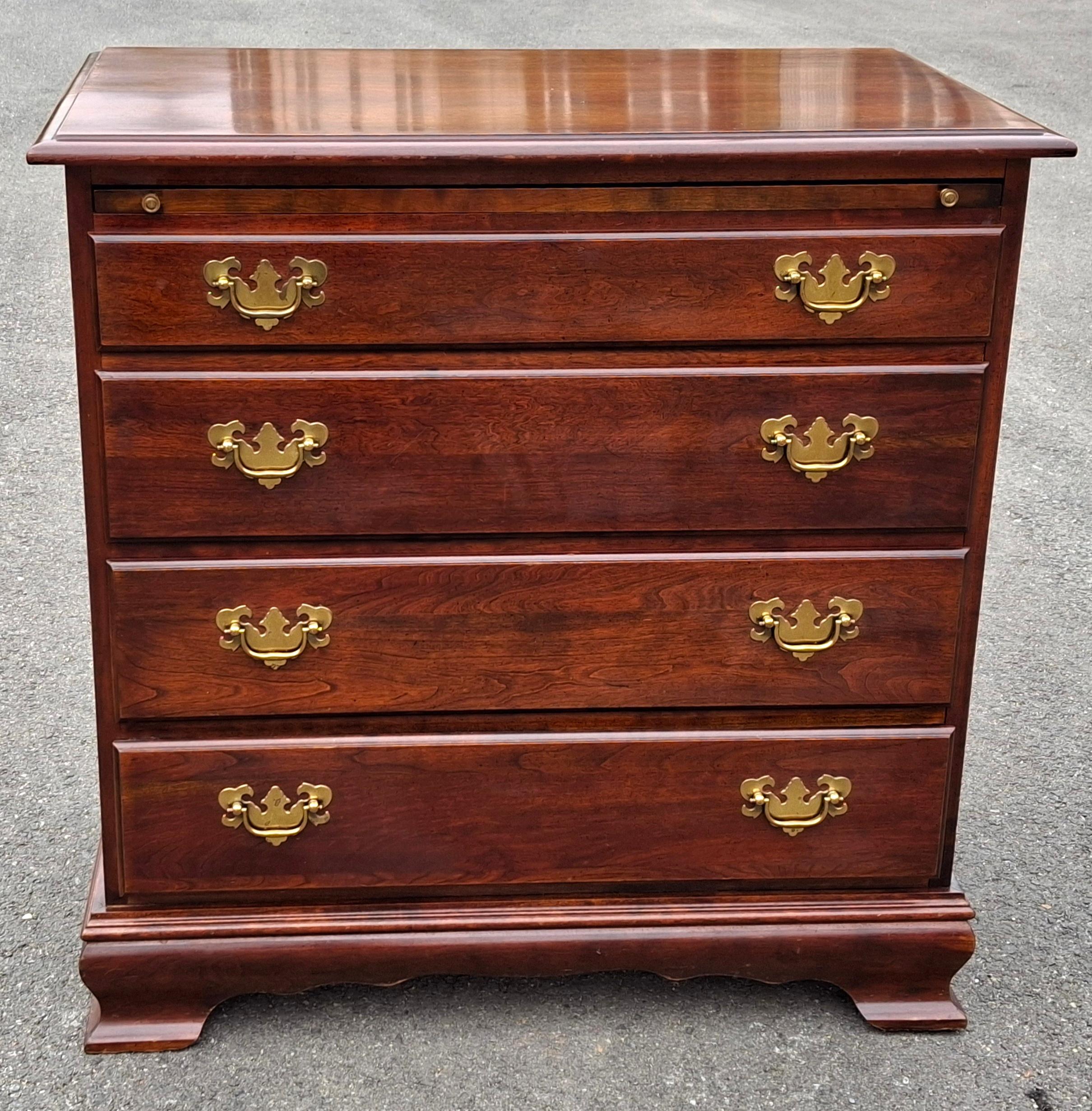 Chippendale Style Mahogany Bachelor Chest with Pull-Out Tray Secretary. Dovetail construction drawers opening and closing flawlessly 
Measures 31