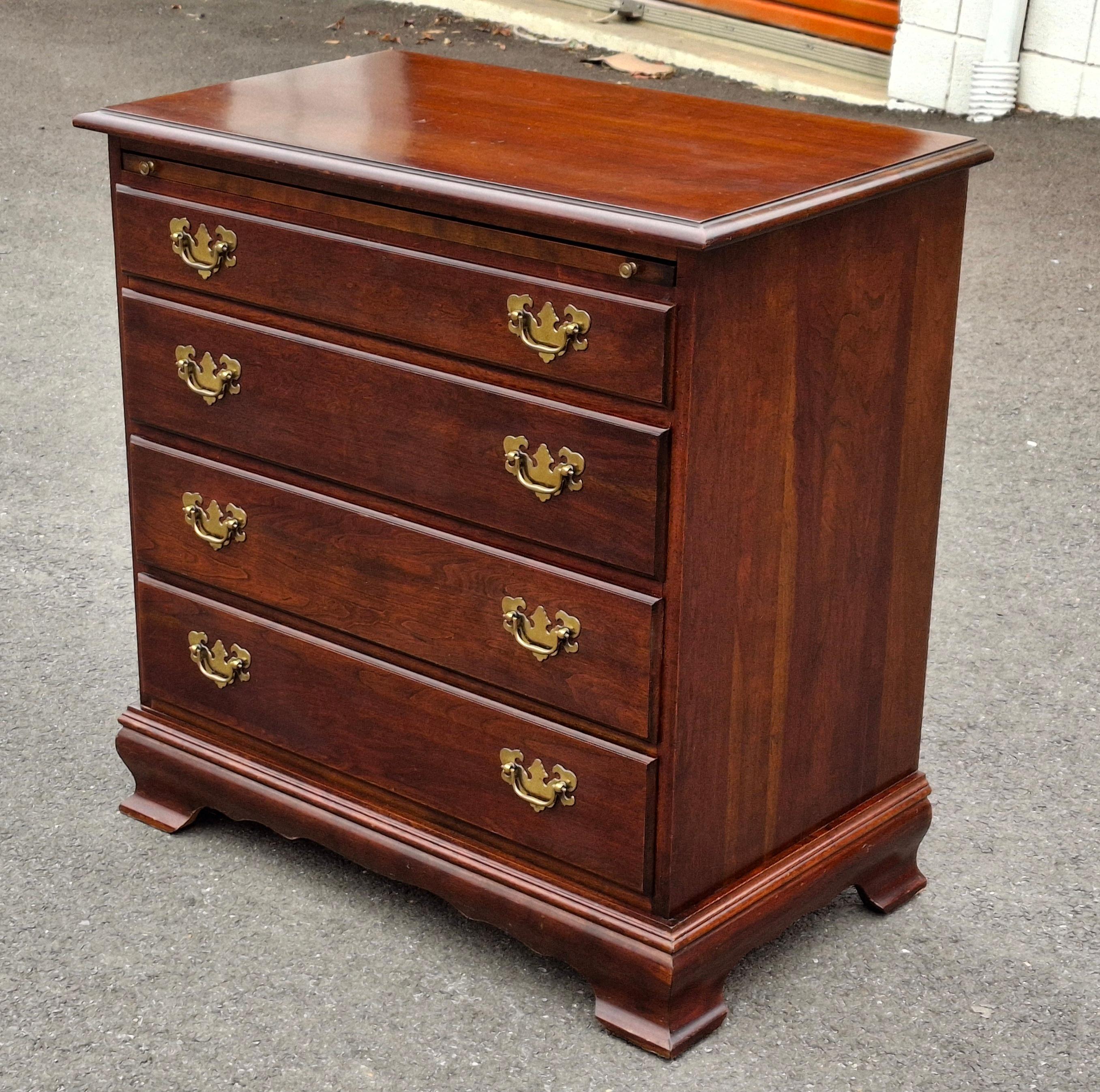 Chippendale Style Mahogany Bachelor Chest with Pull Out Tray Secretary In Good Condition For Sale In Germantown, MD