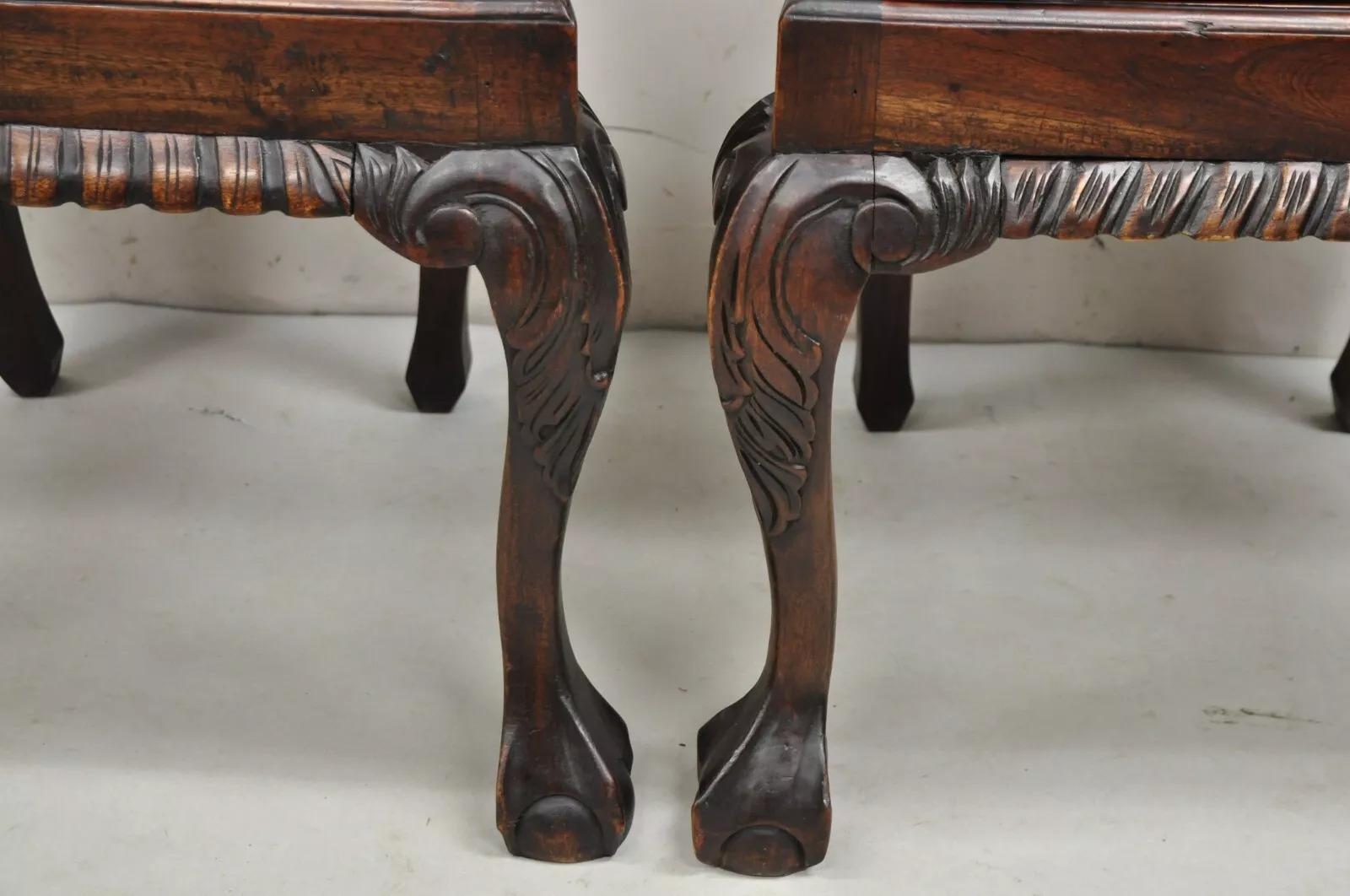 Sedie da pranzo in stile Chippendale in mogano intagliato con Ball and Claw - una coppia in vendita 1