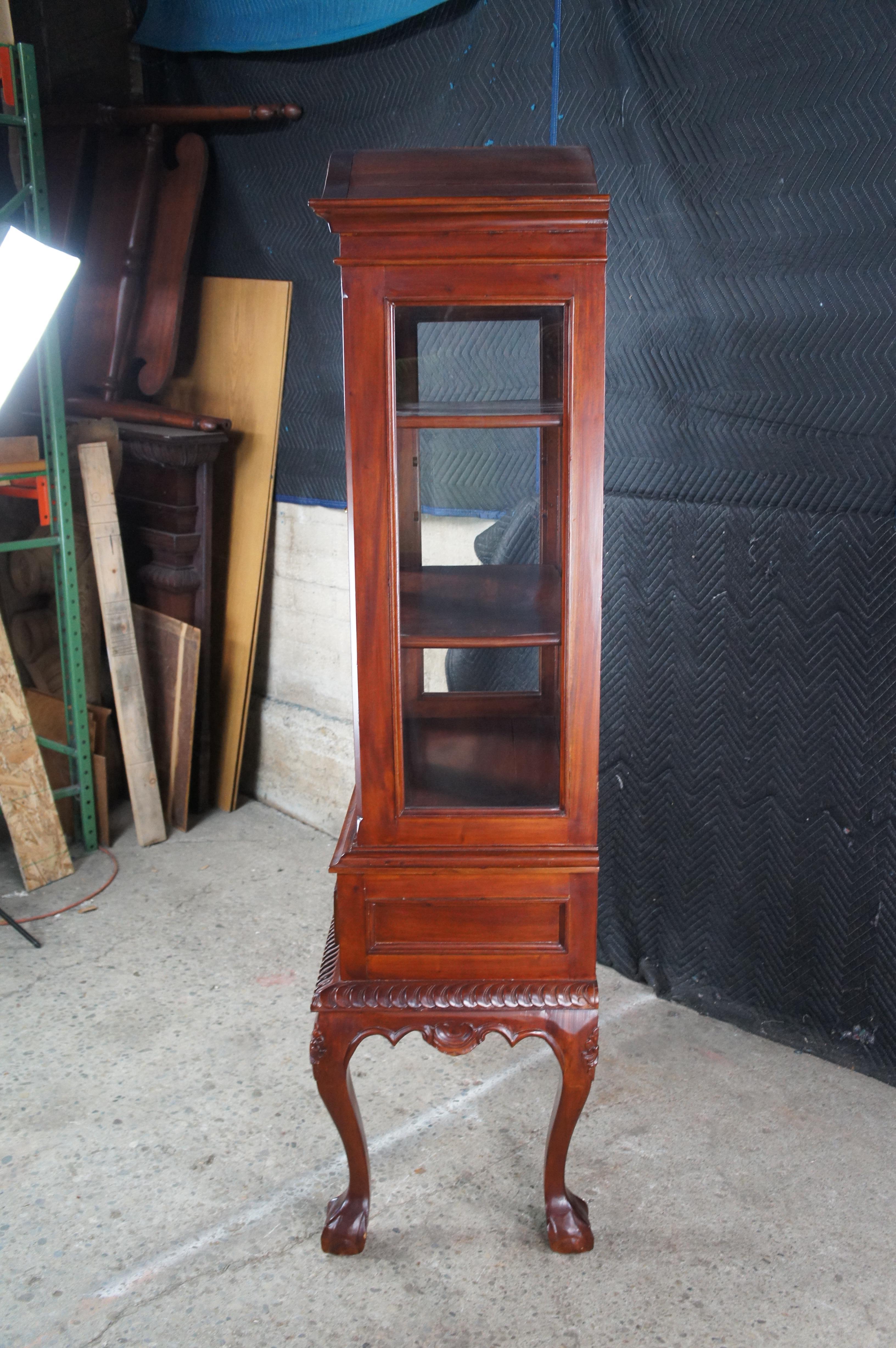 Vetrinetta per porcellane in stile Chippendale in mogano Libreria Curio Ball and Claw 76