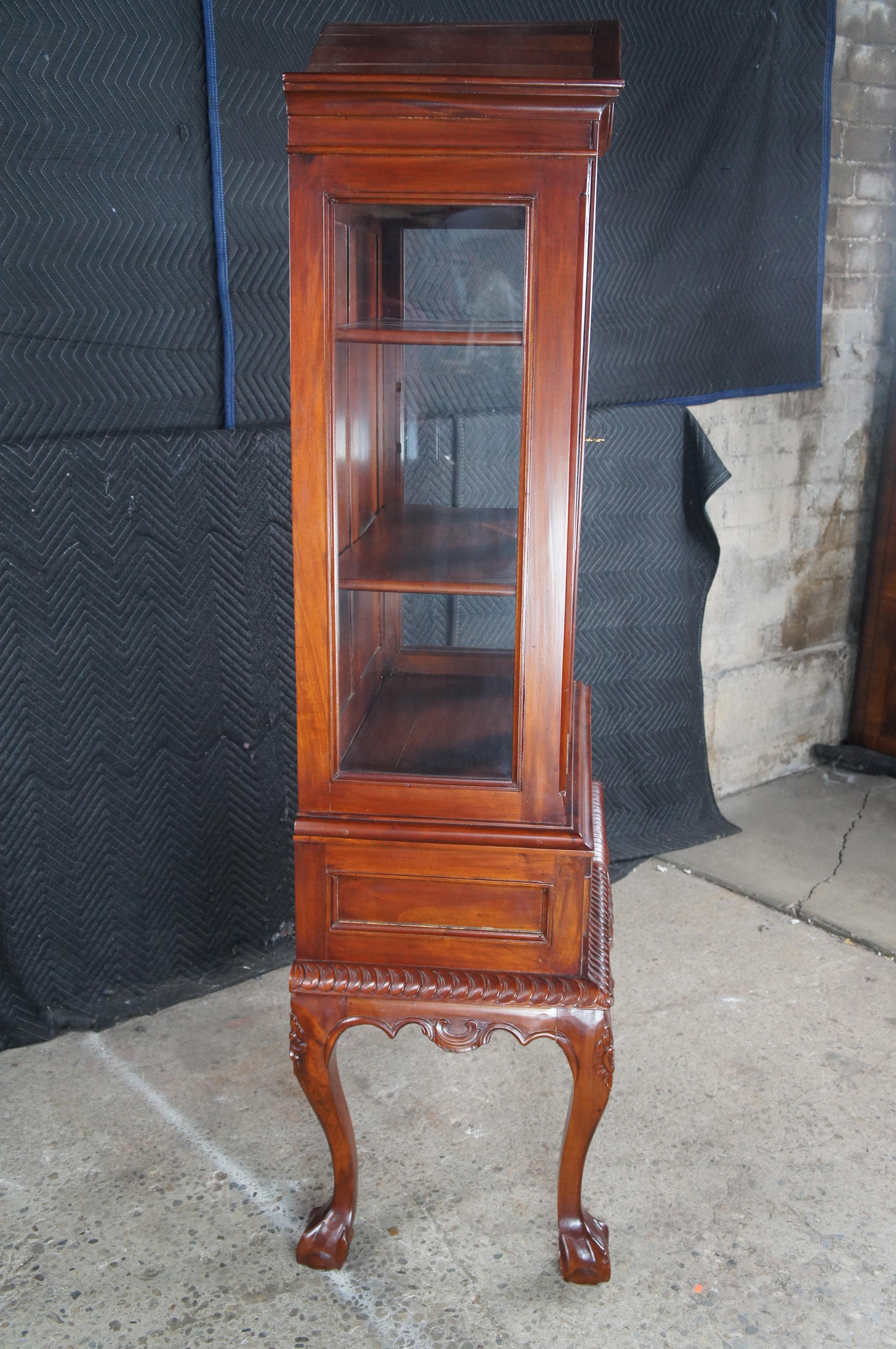 Vetrinetta per porcellane in stile Chippendale in mogano Libreria Curio Ball and Claw 76