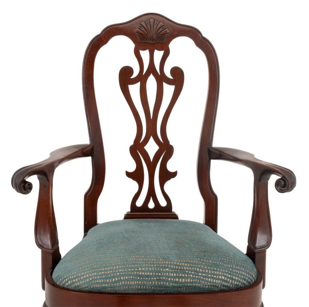 20ième siècle Chaises de salle à manger de style Chippendale, 6 en vente