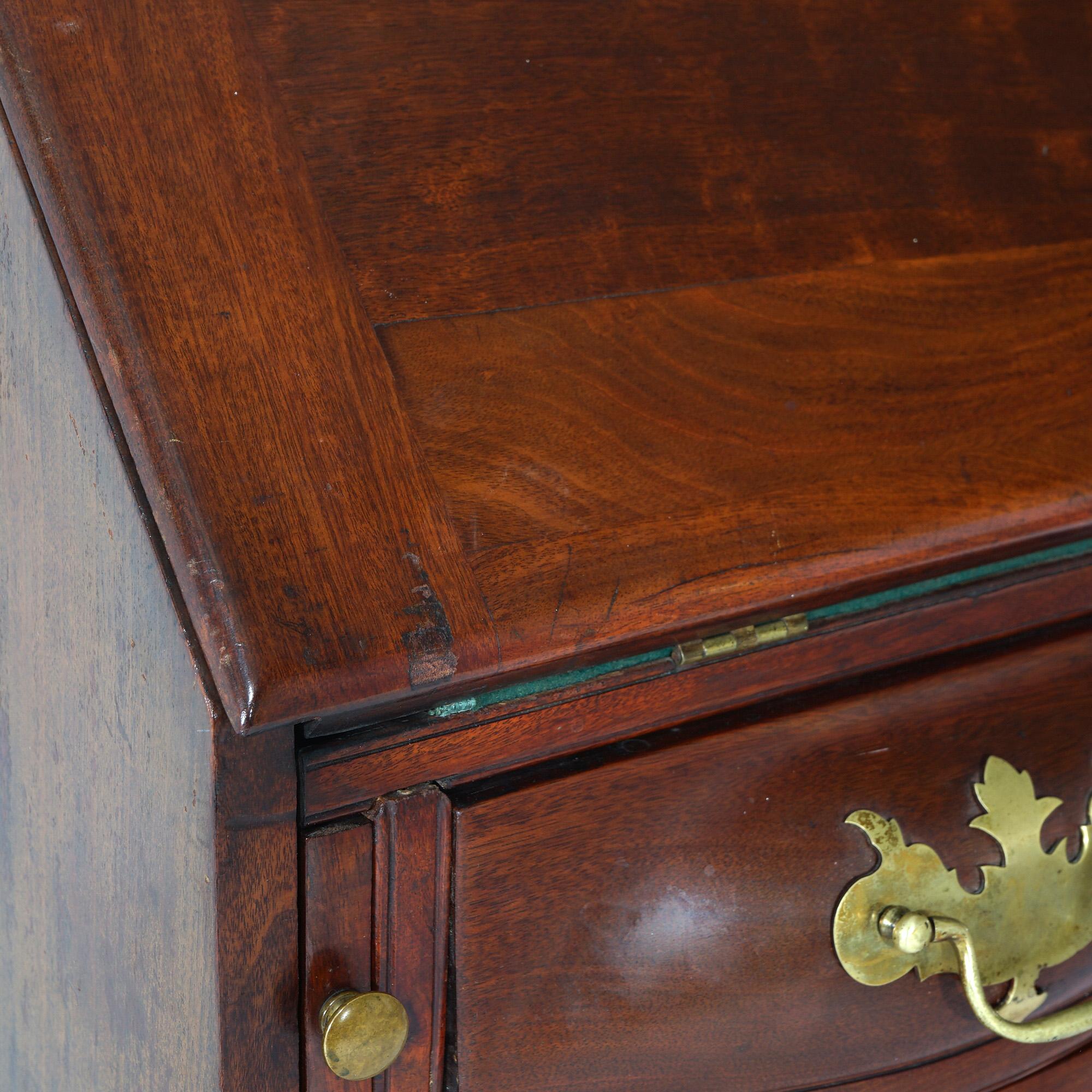 Serpentinen-Schreibtisch aus Mahagoni im Chippendale-Stil mit ausklappbarer Vorderseite, 20. Jahrhundert im Angebot 14
