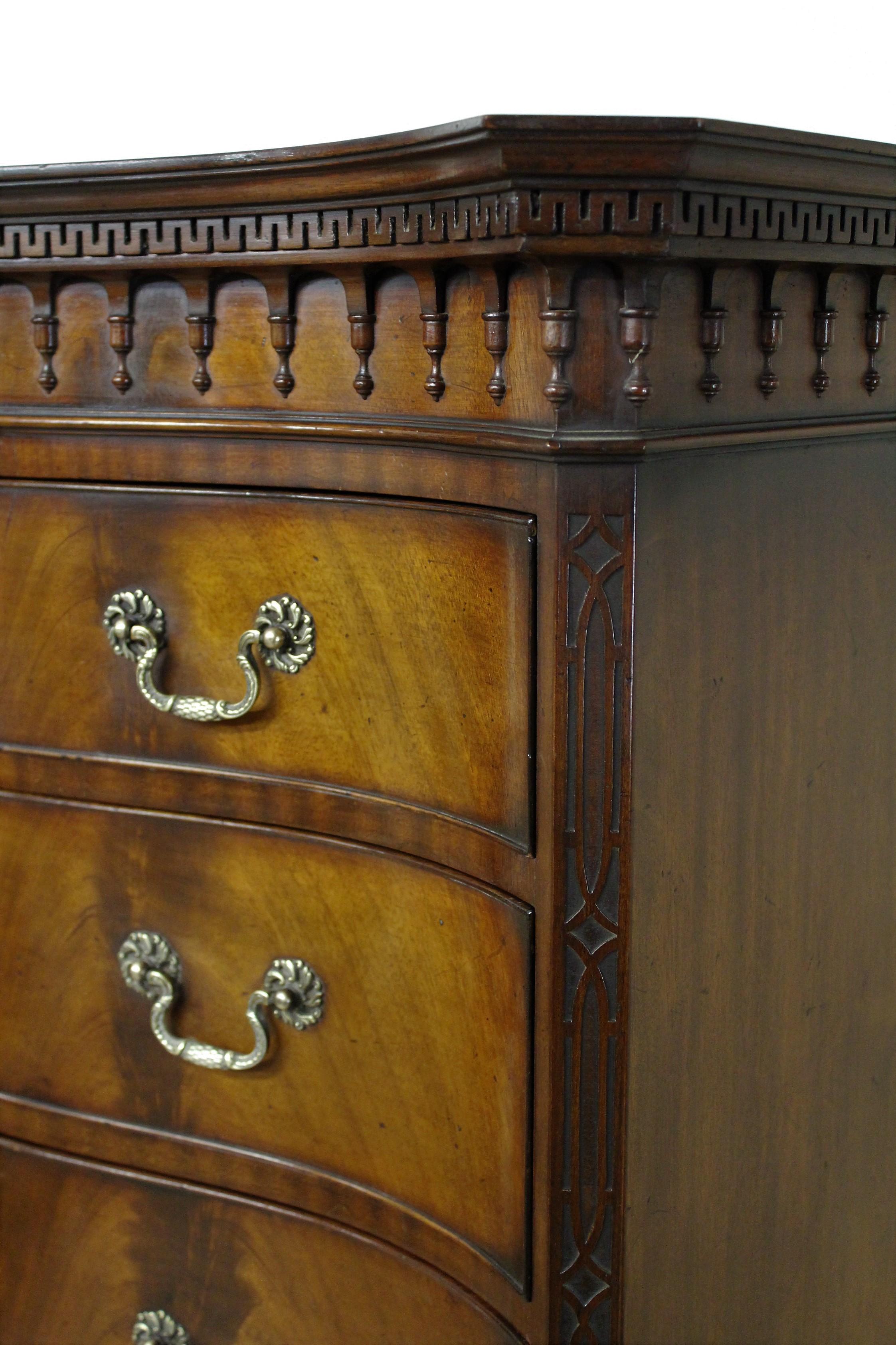 Chippendale Style Mahogany Serpentine Fronted Chest on Chest 6