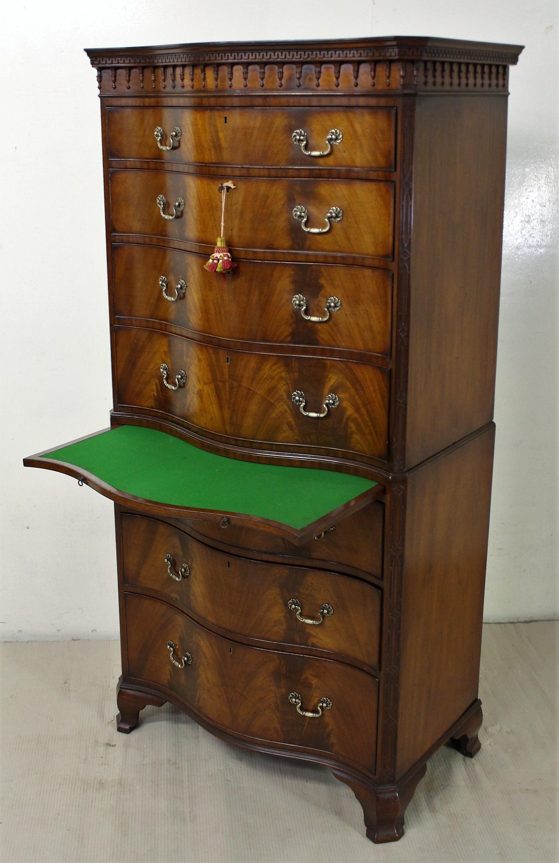 Chippendale Style Mahogany Serpentine Fronted Chest on Chest 7