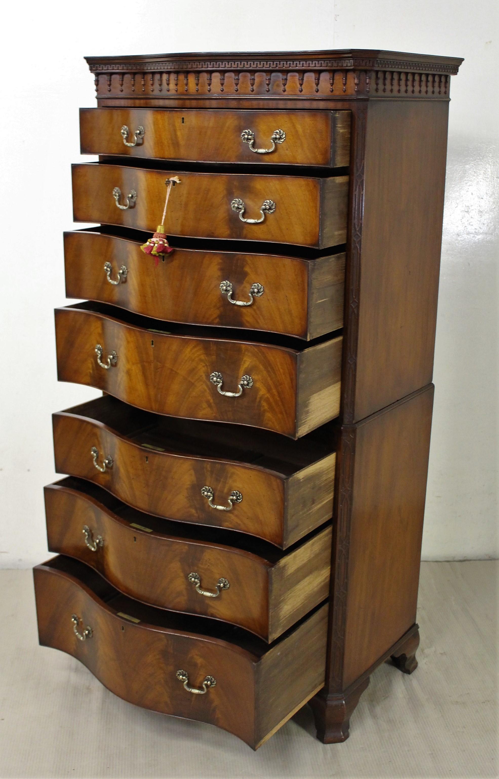 Chippendale Style Mahogany Serpentine Fronted Chest on Chest 8