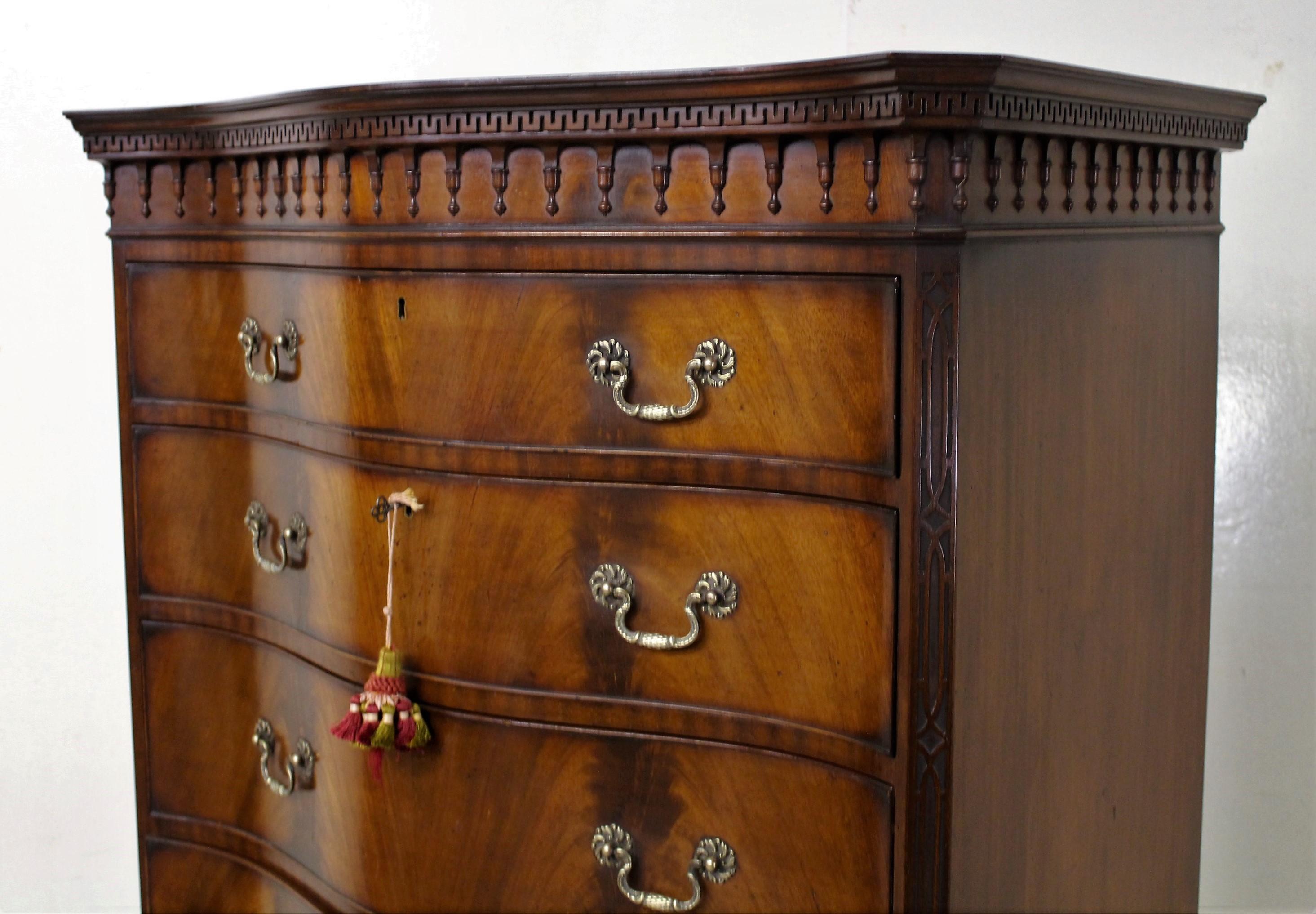 Chippendale Style Mahogany Serpentine Fronted Chest on Chest 9
