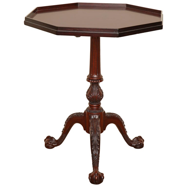 Chippendale Style Mahogany Tripod Table For Sale at 1stDibs