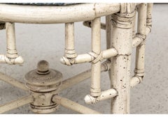 Tabouret sur pied en rotin peint de style Chippendale