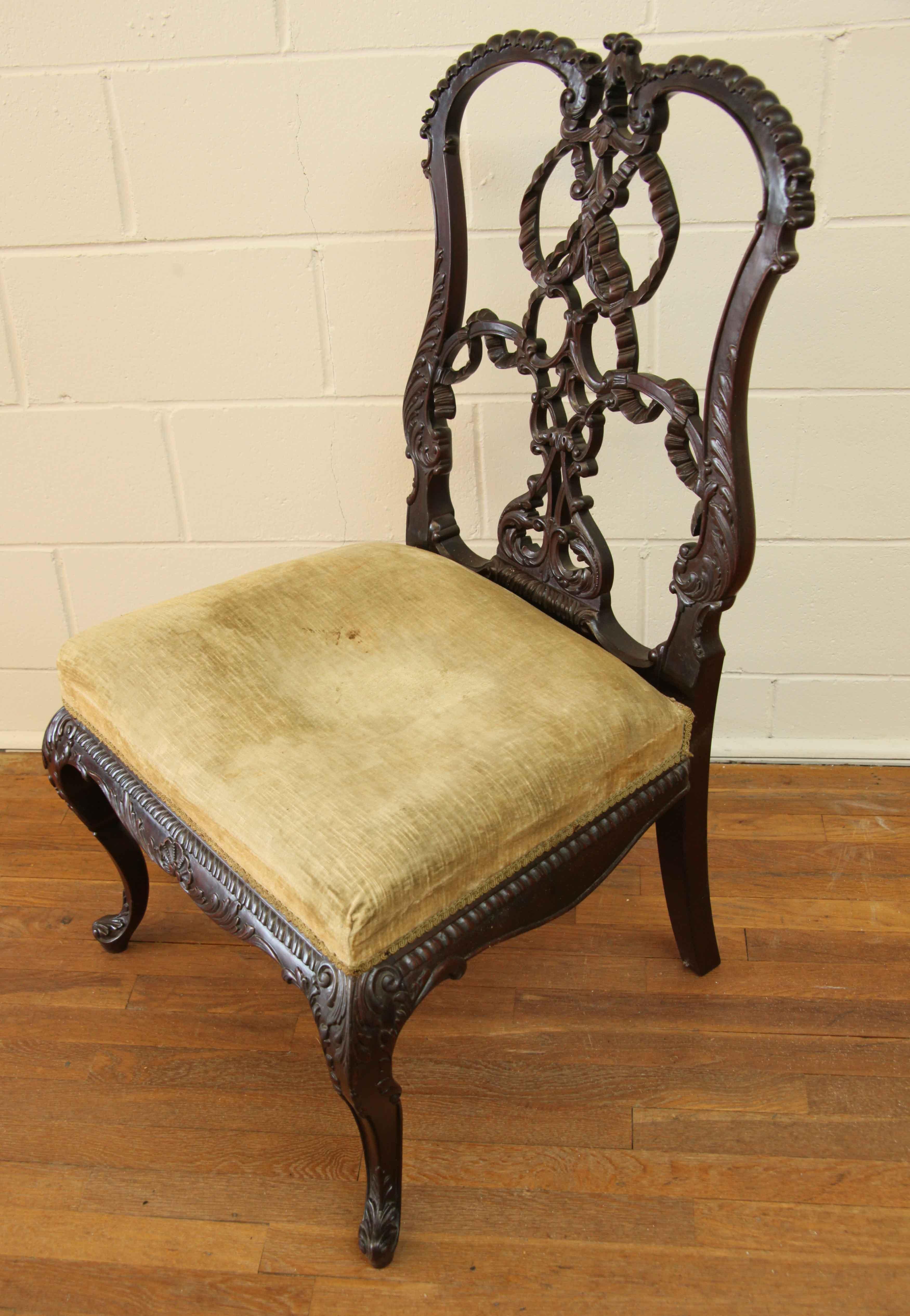 Fin du XIXe siècle Chaise d'appoint à dossier nervuré de style Chippendale en vente