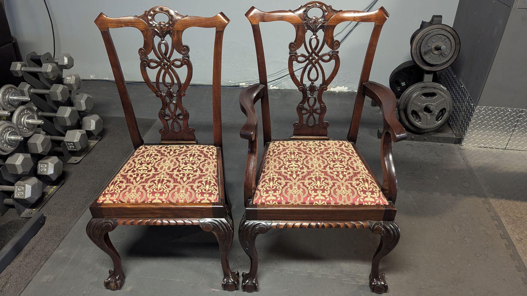 Chippendale style set of four Chairs In Good Condition For Sale In Pueblo, CO