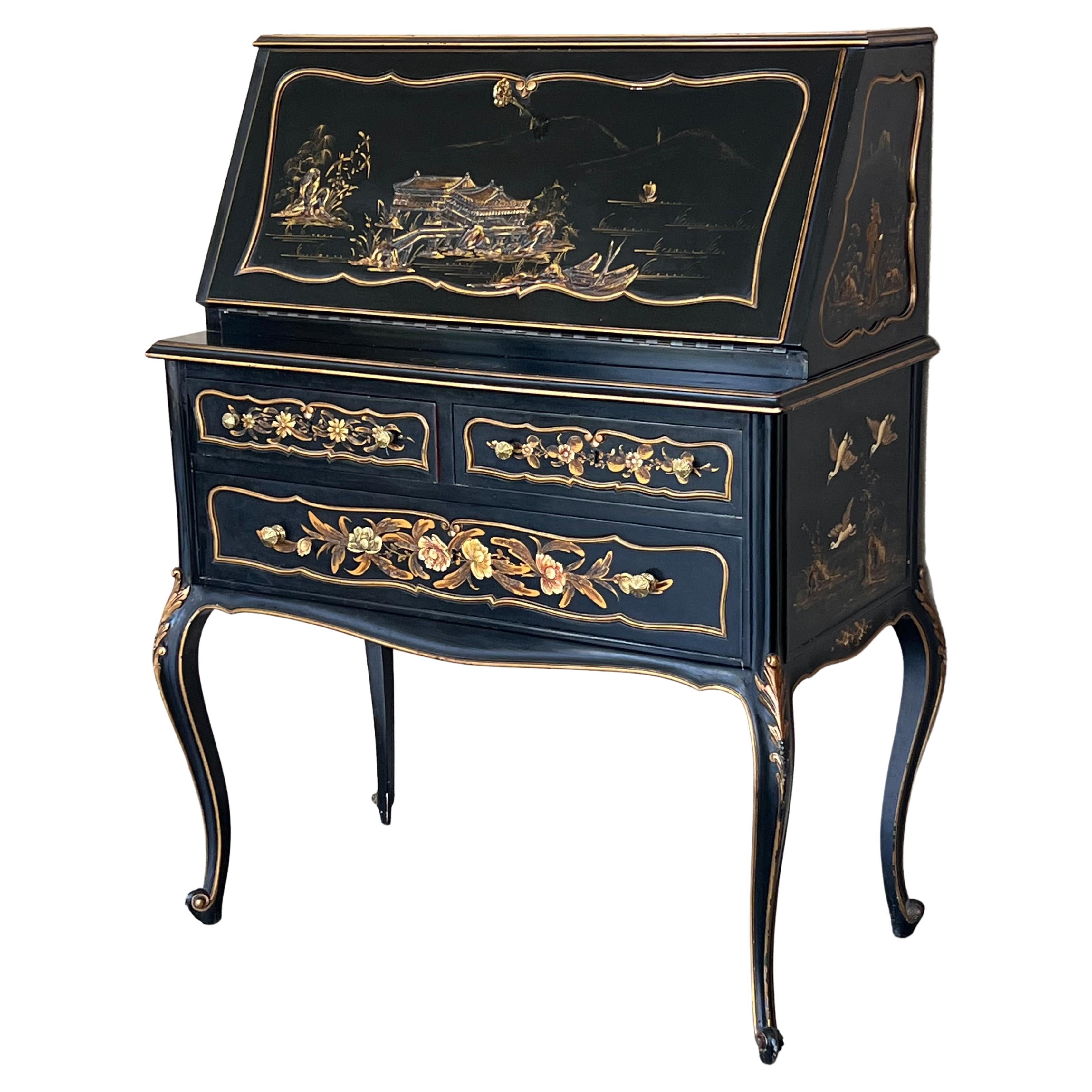 Bureau à plateau incliné de style Chippendale en Wood Wood laqué noir, vers 1900 en vente