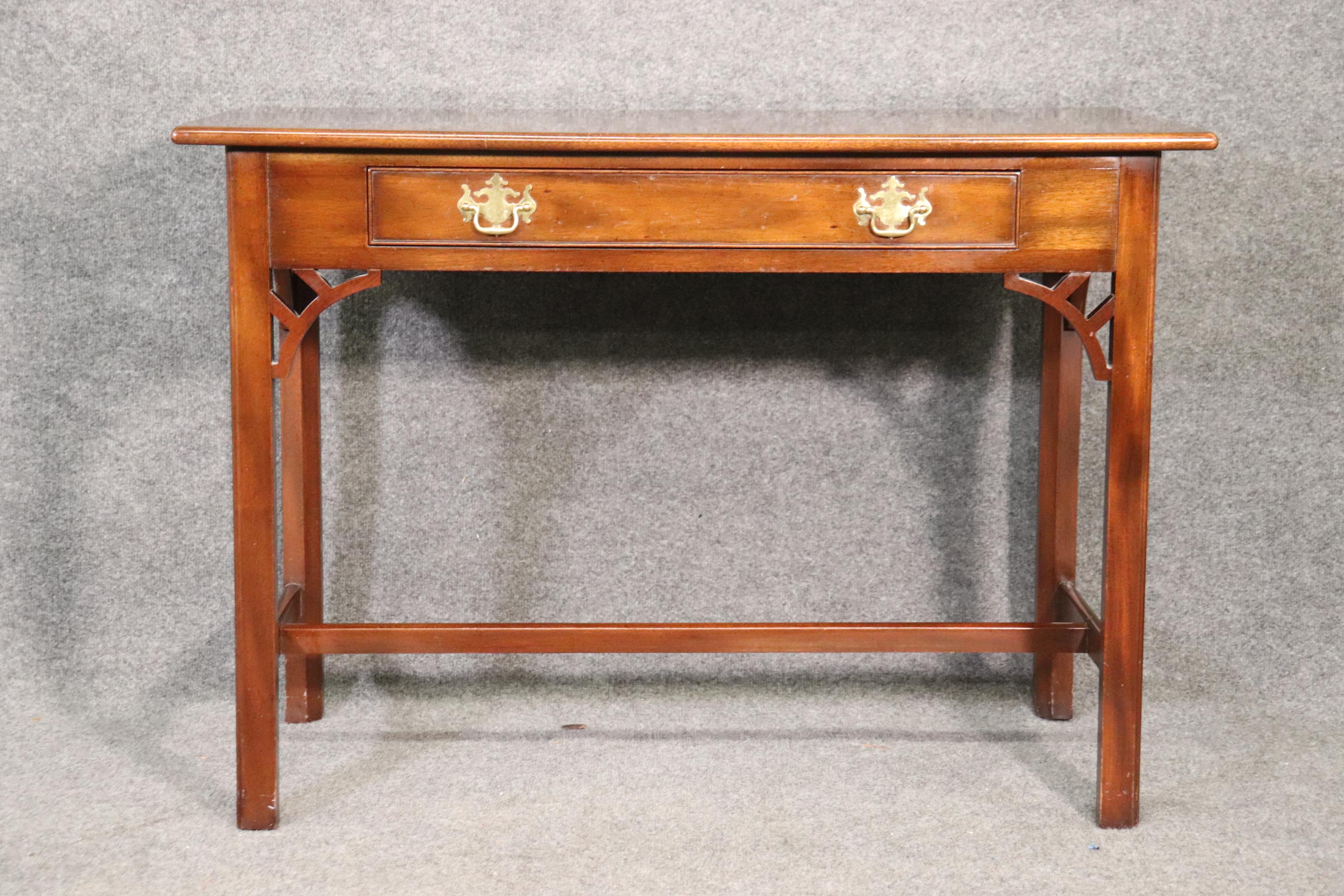 American Colonial Chippendale Style Solid Mahogany Colonial Williamsburg Kittinger Writing Table