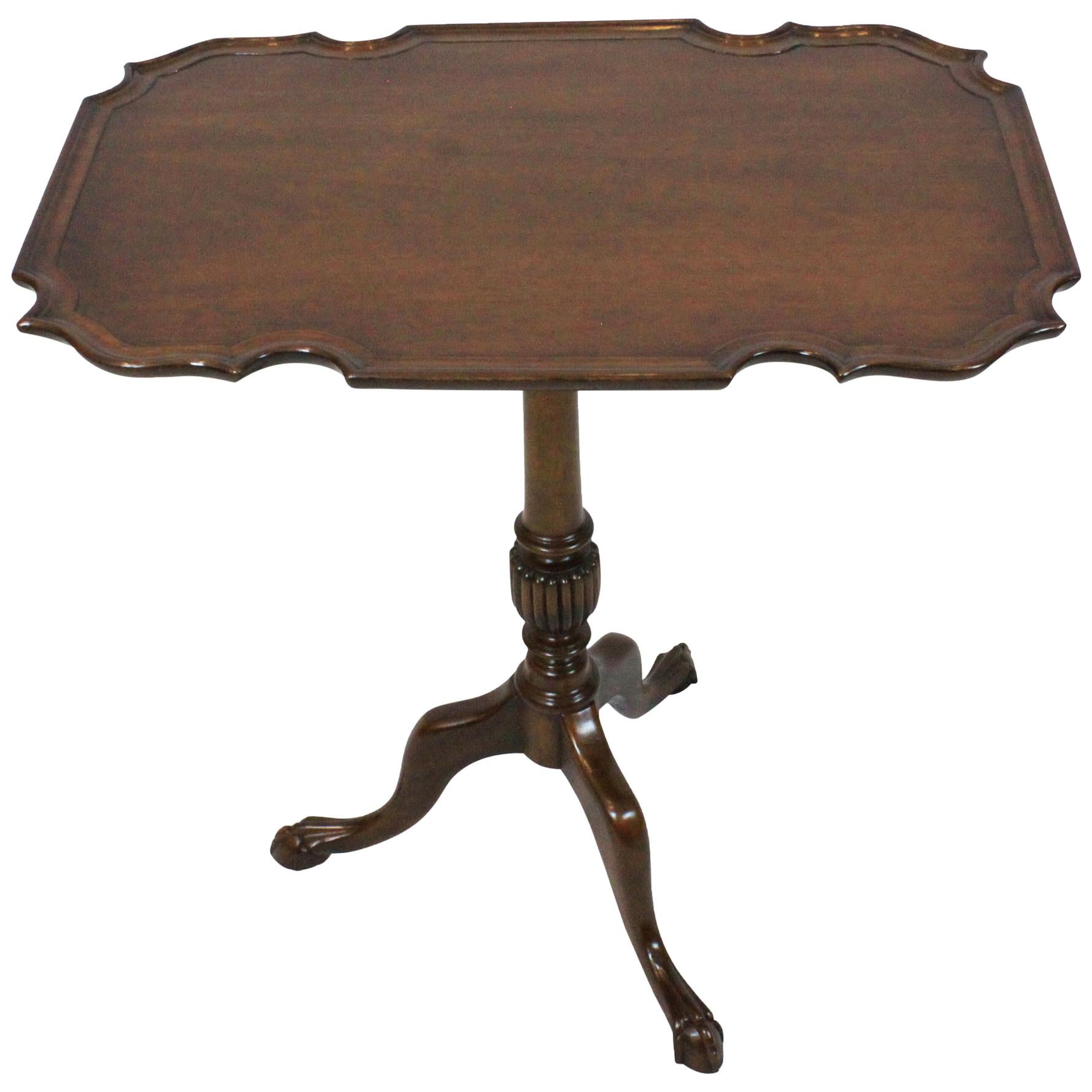Chippendale Style Tilt-top Table with Pie Crust Top