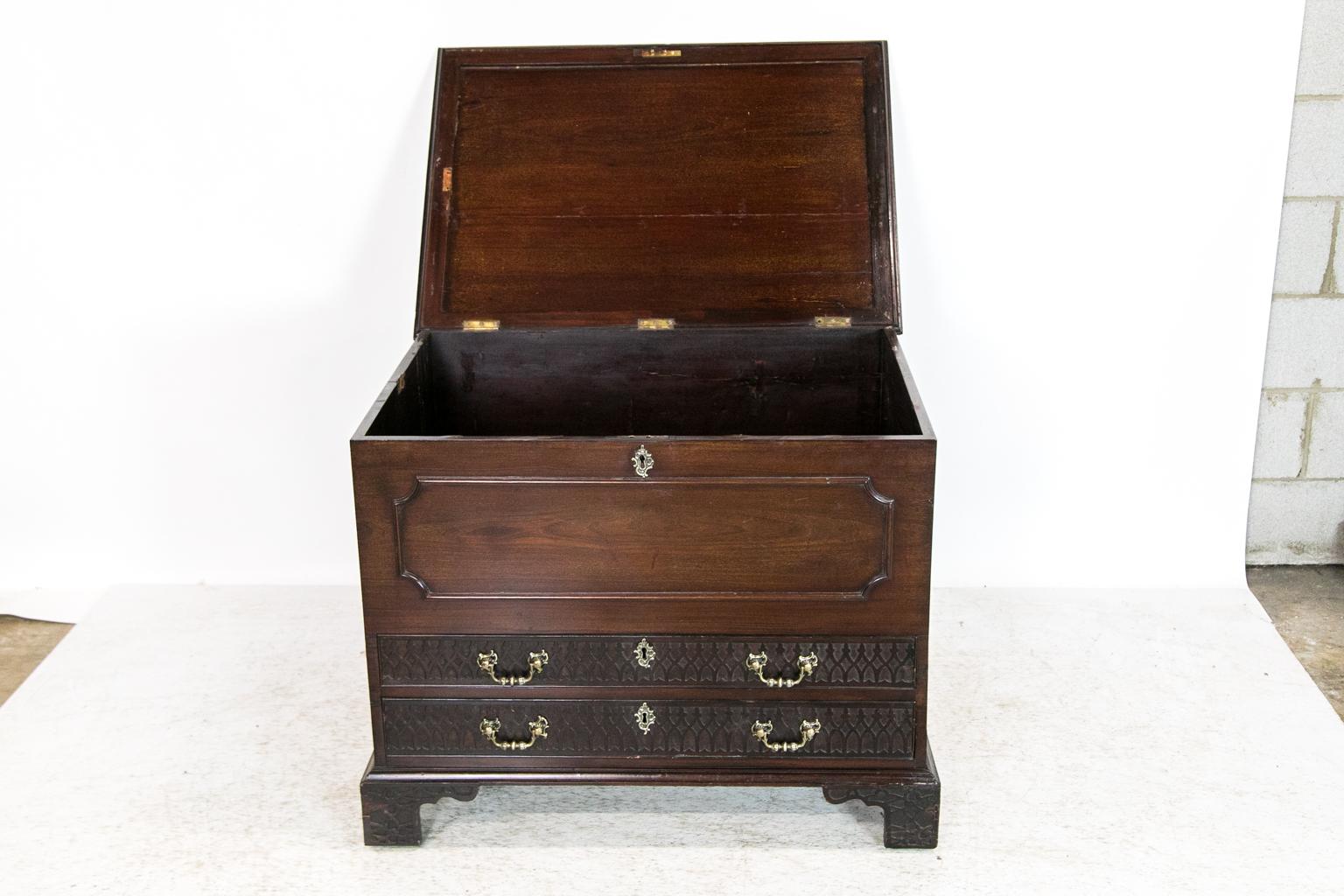 Chippendale Style Two-Drawer Blanket Chest In Good Condition For Sale In Wilson, NC