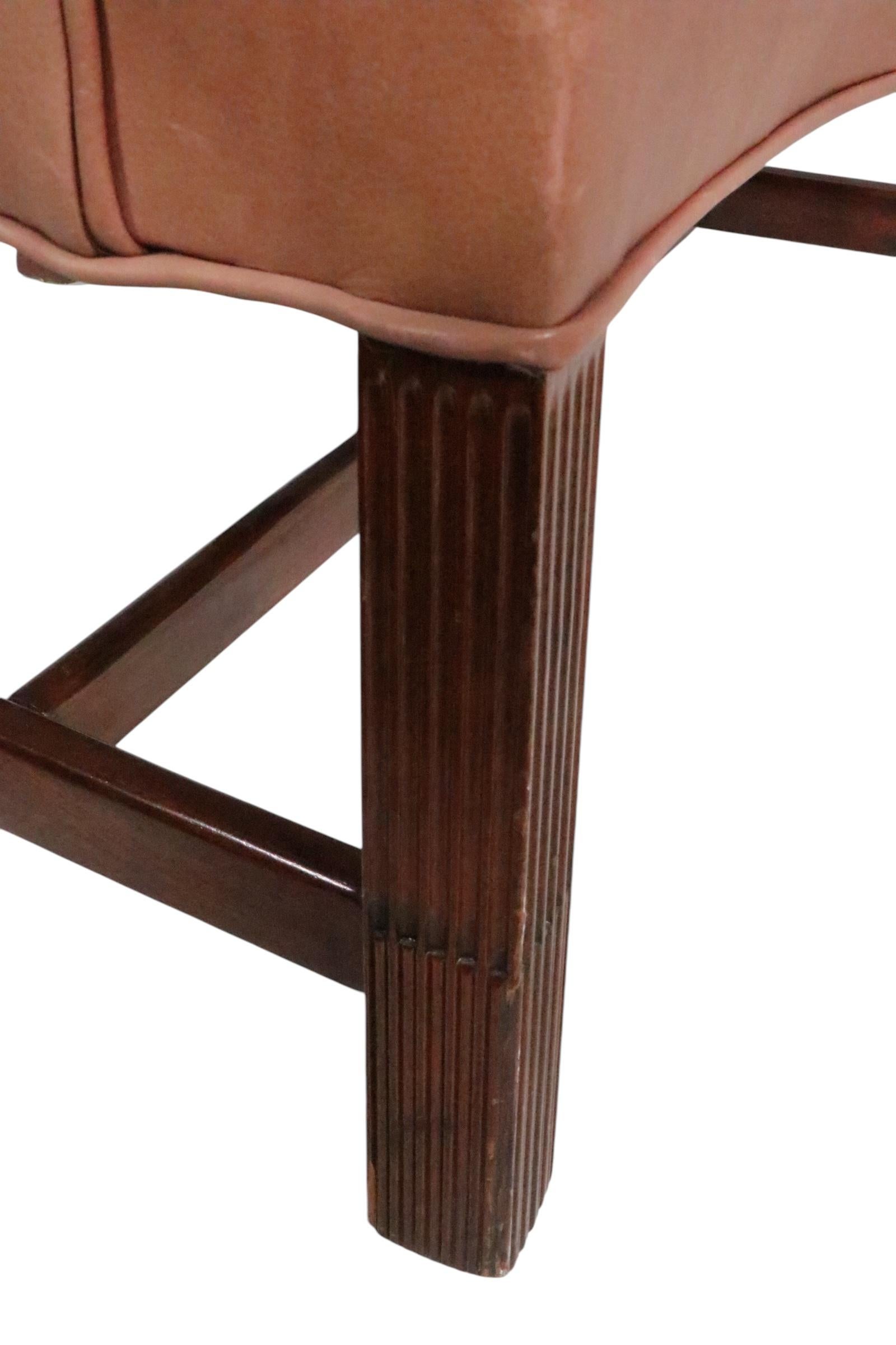Ohrensessel im Chippendale-Stil von Leathercraft Inc. im Angebot 7