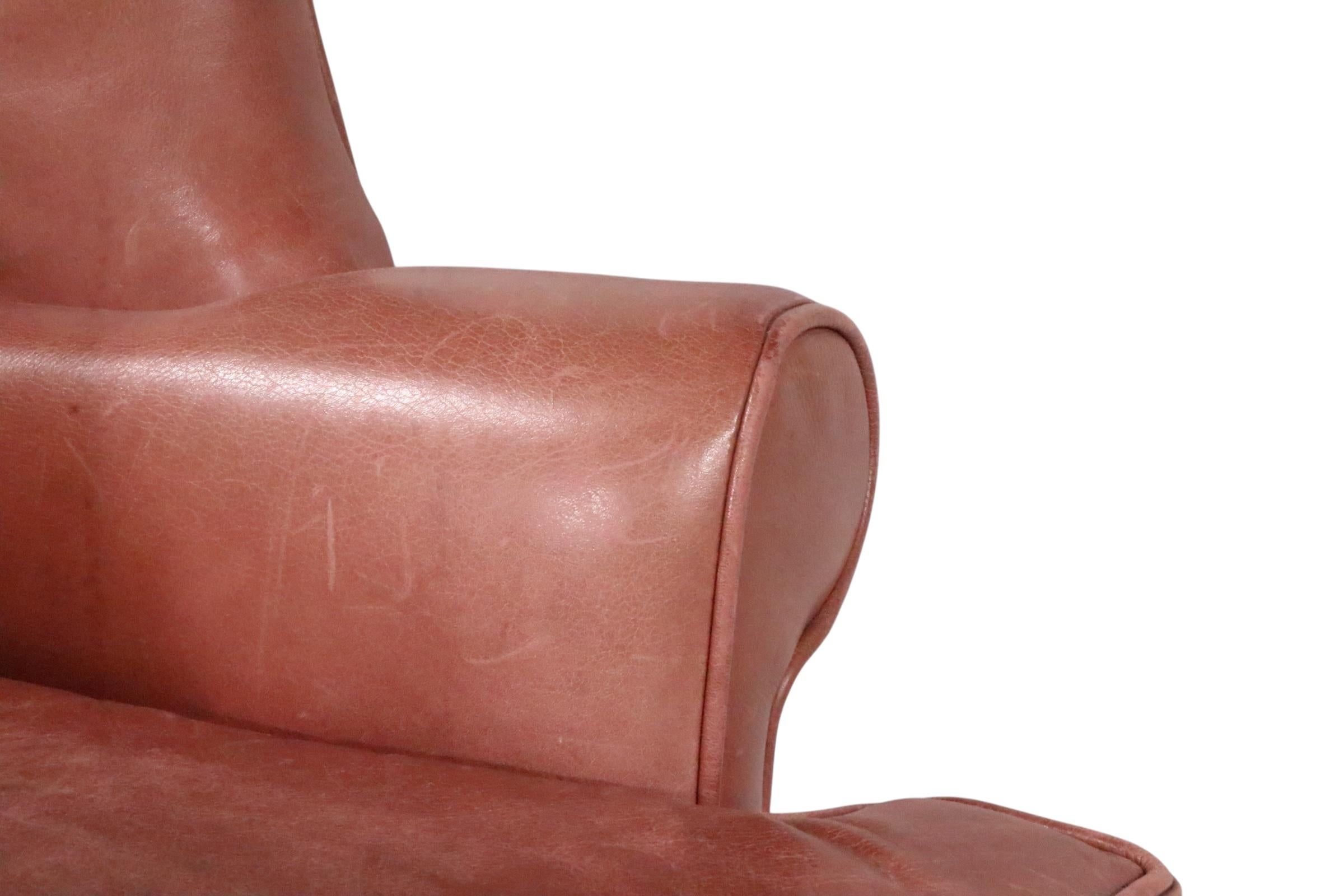 Ohrensessel im Chippendale-Stil von Leathercraft Inc. im Angebot 8
