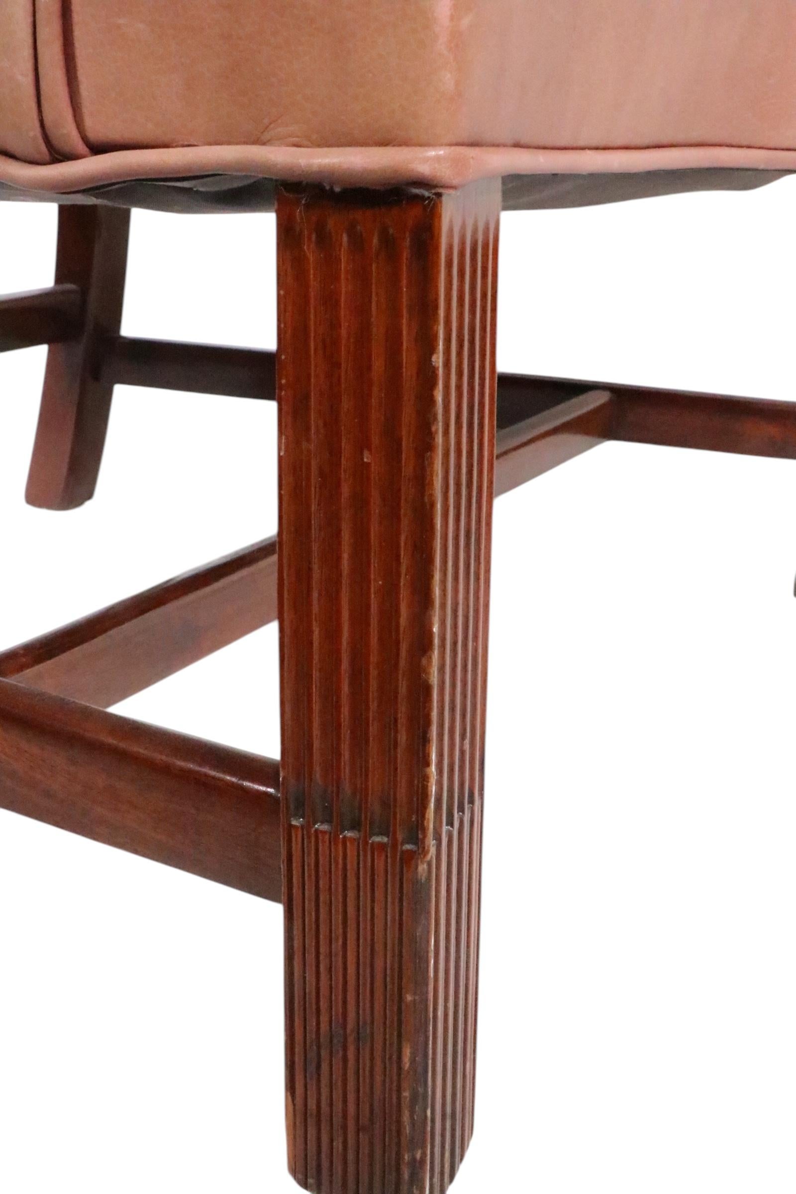 Ohrensessel im Chippendale-Stil von Leathercraft Inc. im Angebot 9