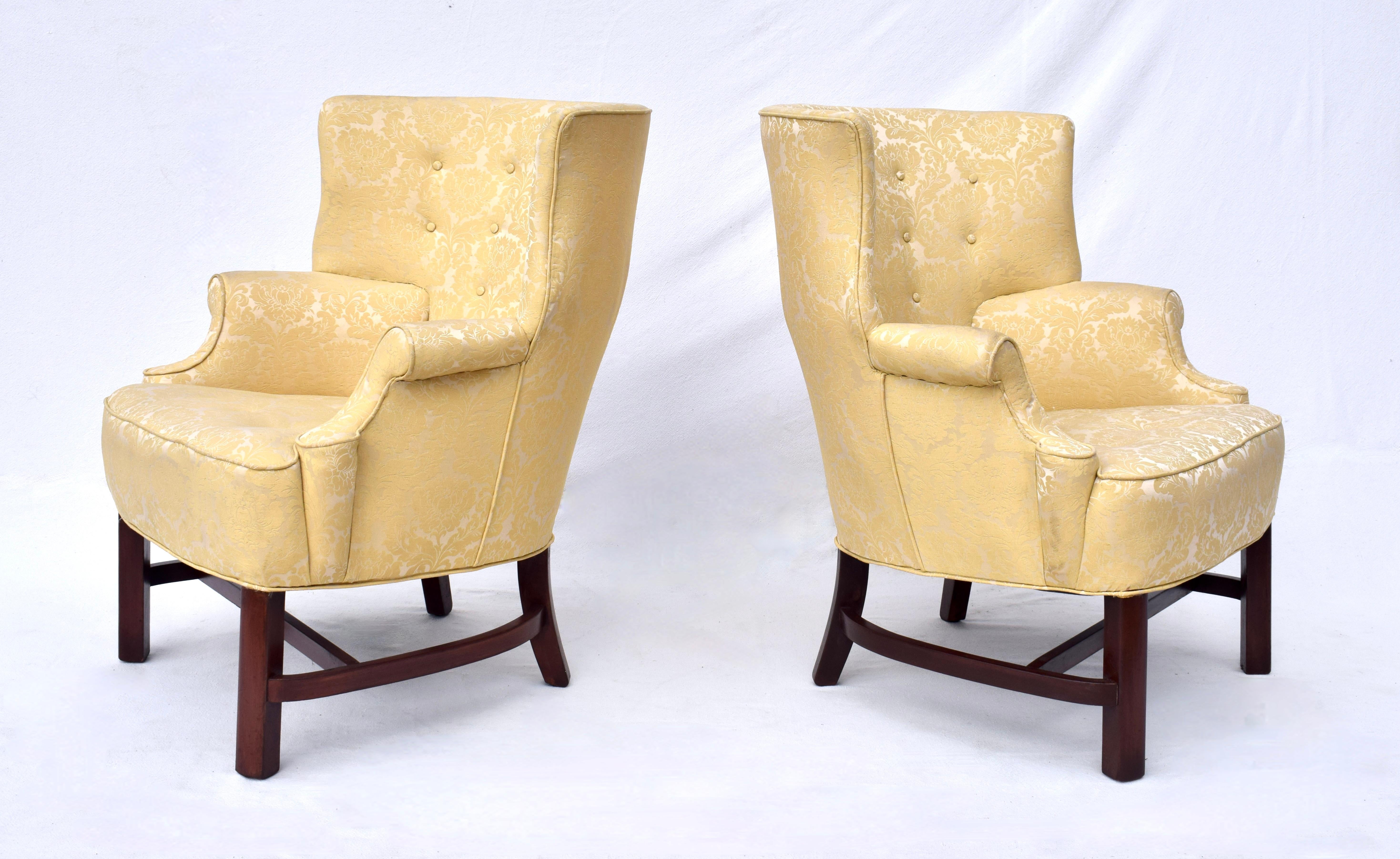 Sedie Wingback in stile Chippendale, coppia In condizioni buone in vendita a Southampton, NJ