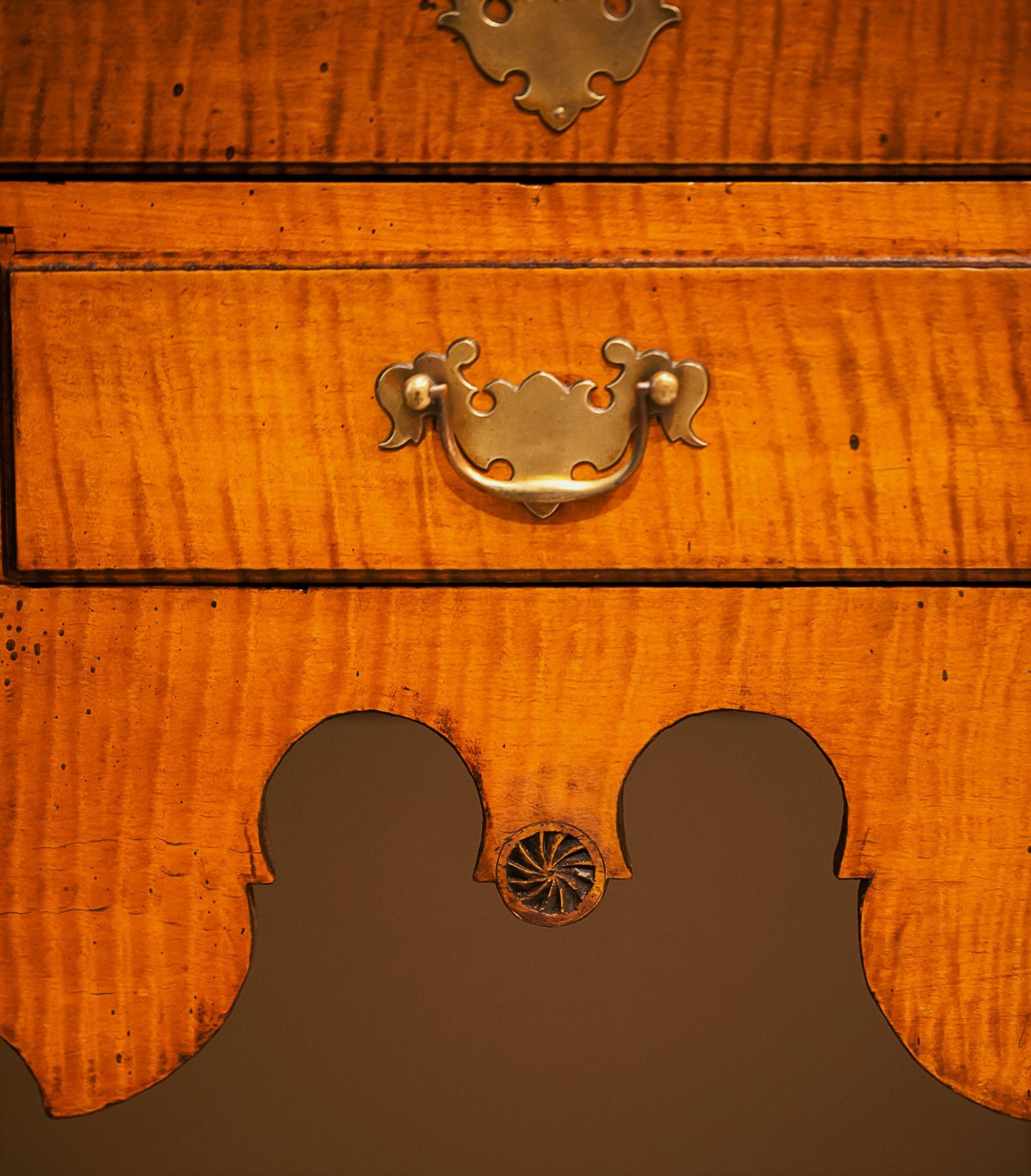 Chippendale Tiger Maple Lowboy/Server, America, circa 1770 5