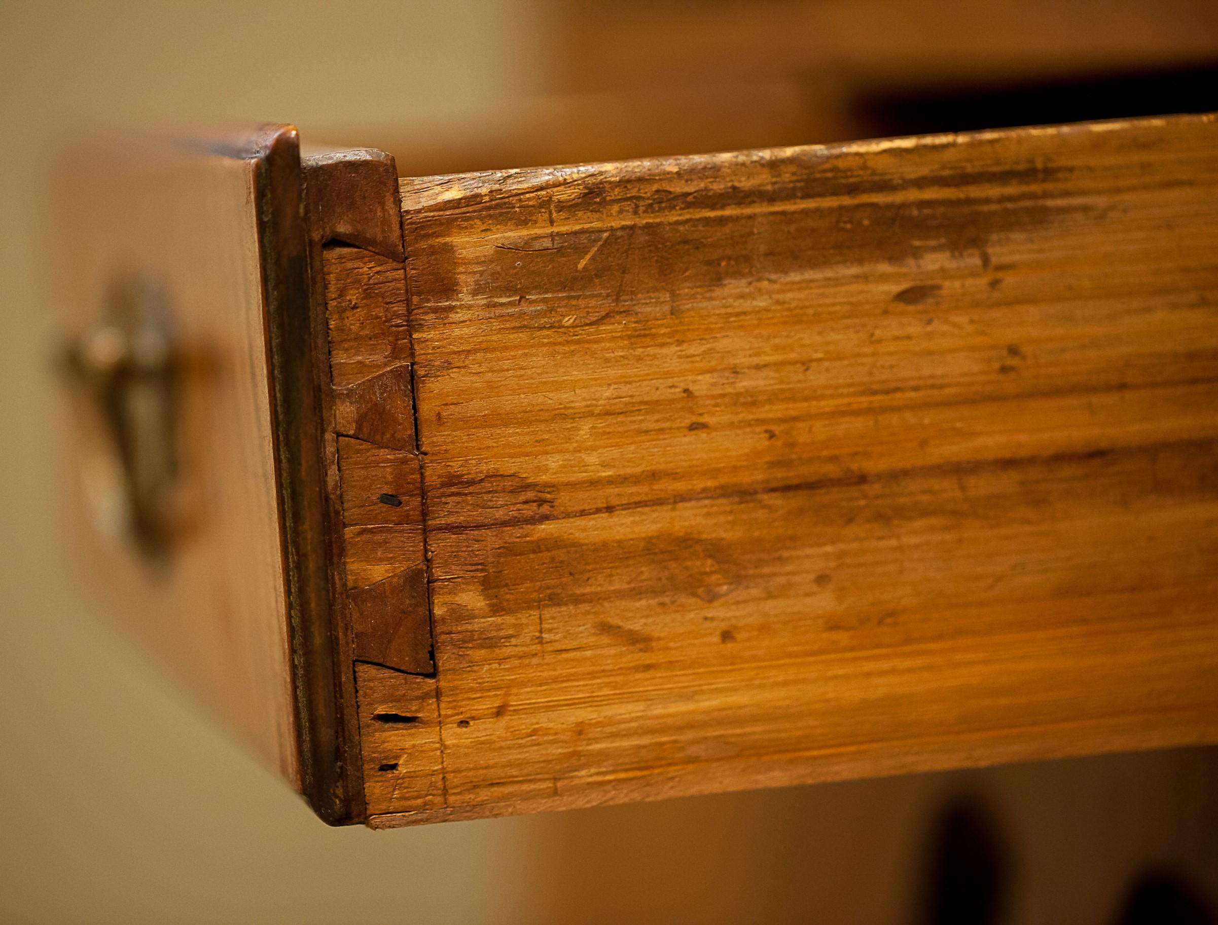 Chippendale Tiger Maple Lowboy/Server, America, circa 1770 7