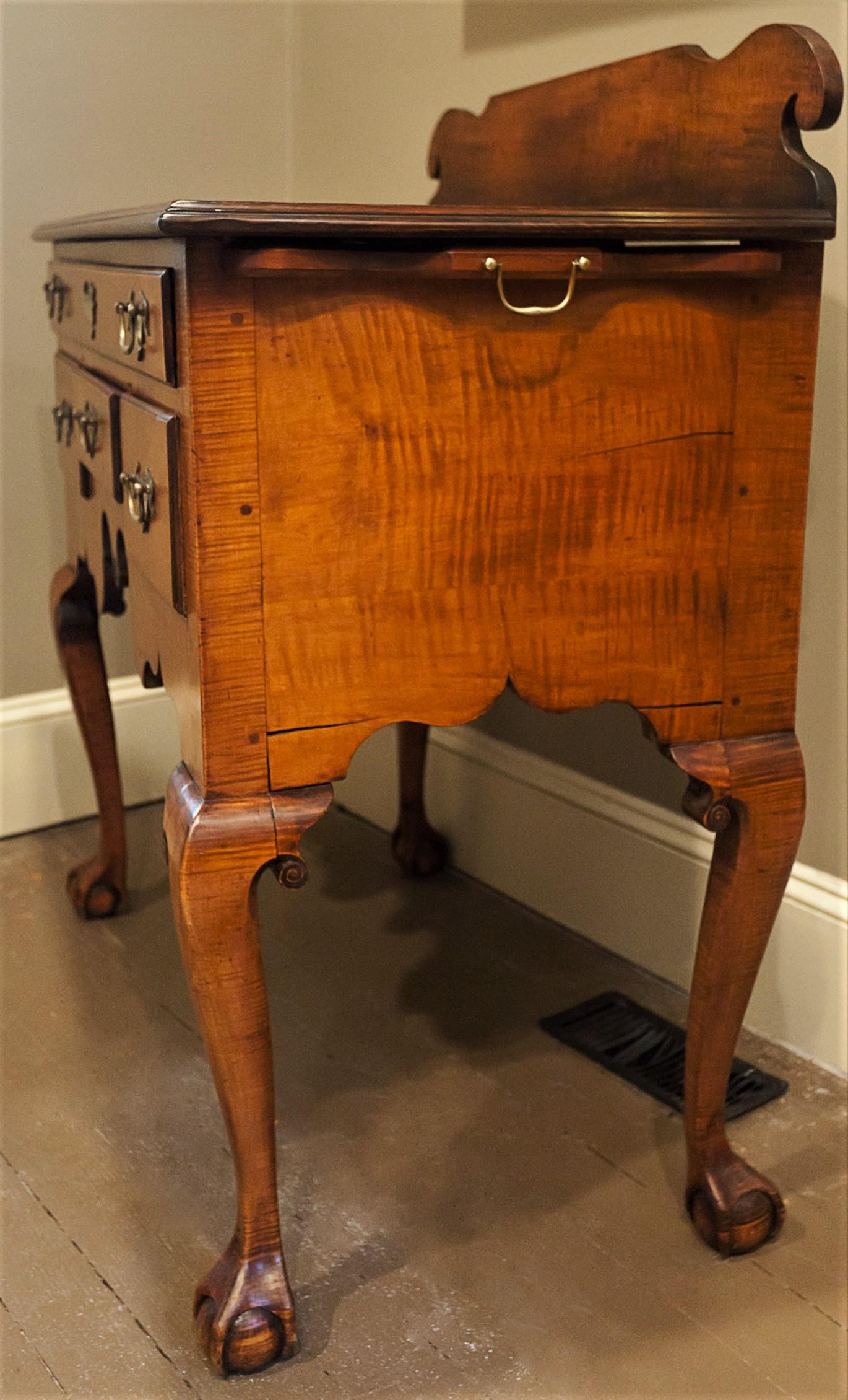 Chippendale Tiger Maple Lowboy/Server, America, circa 1770 3