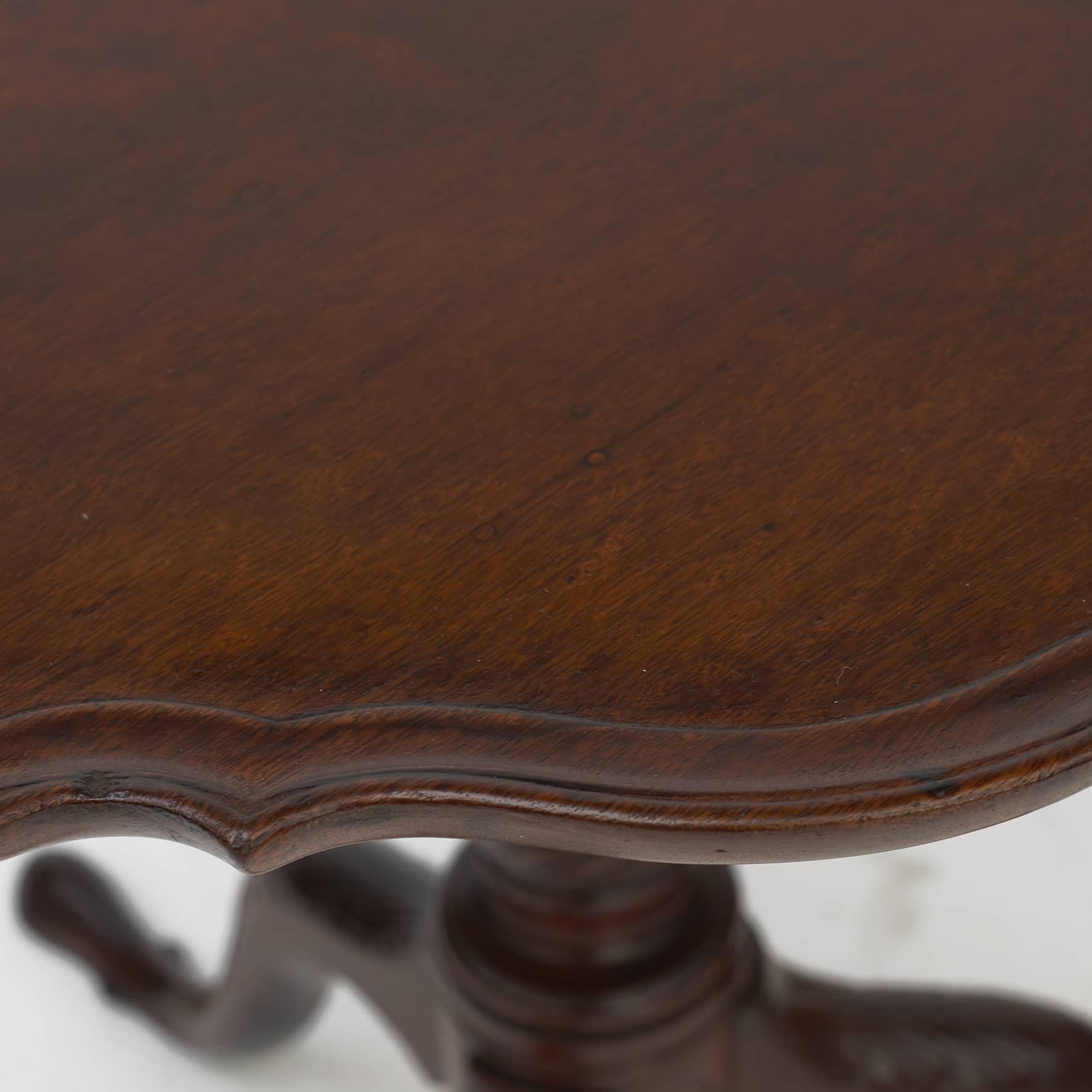 English Chippendale Tilt-Top Table, England, 1750-1770 For Sale