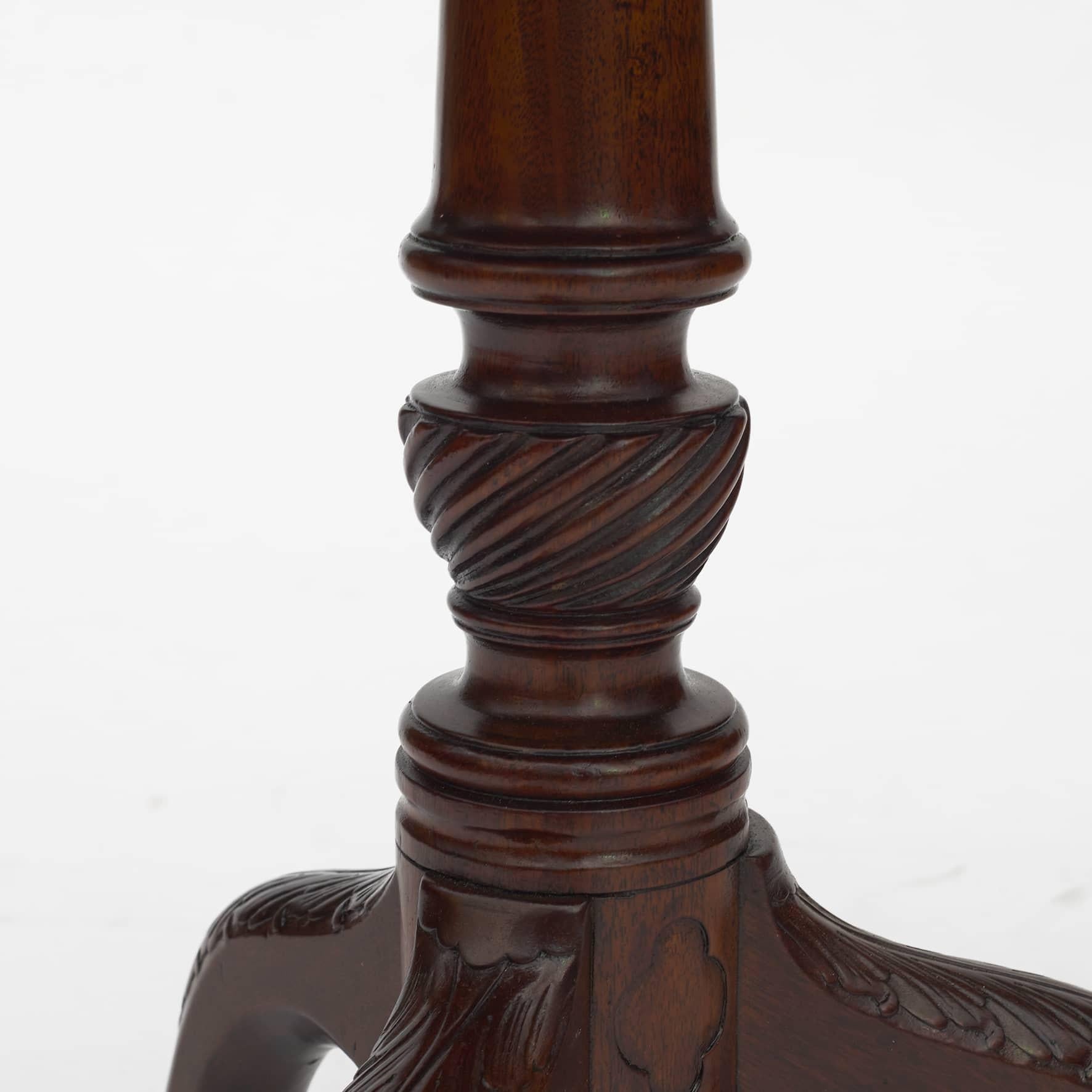 18th Century and Earlier Chippendale Tilt-Top Table, England, 1750-1770 For Sale