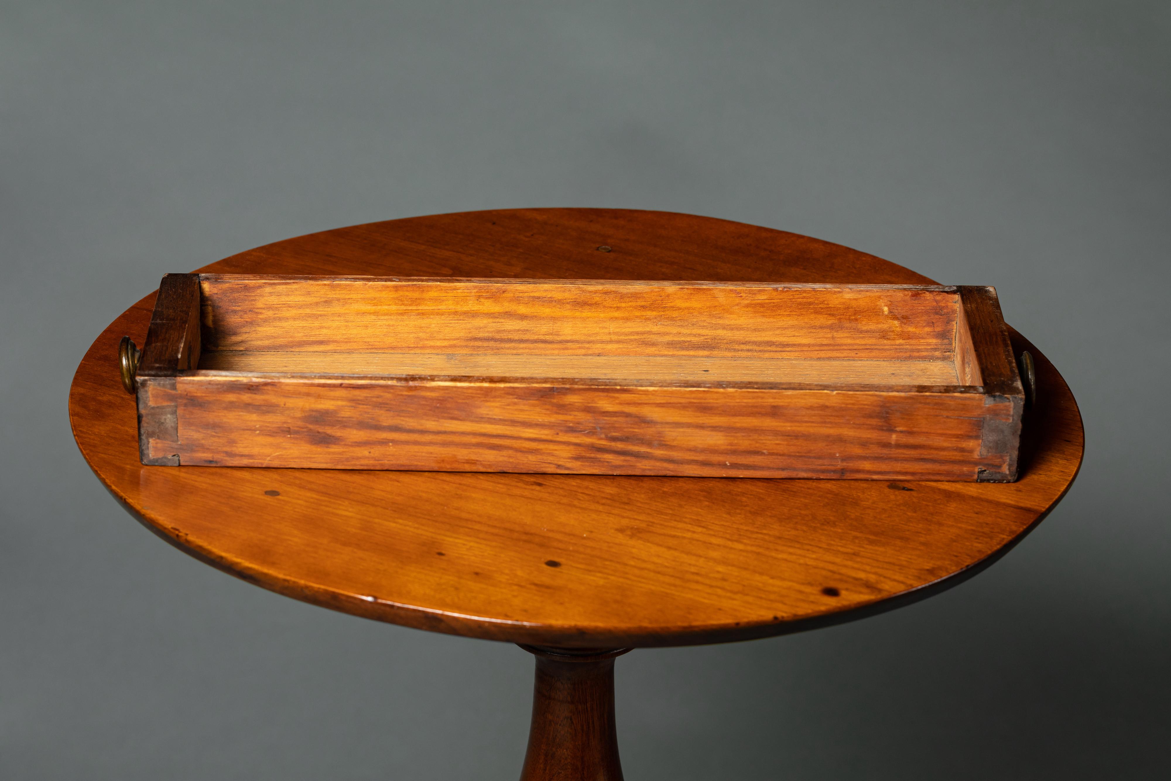 Chippendale Walnut and Mahogany Tripod Table For Sale 5