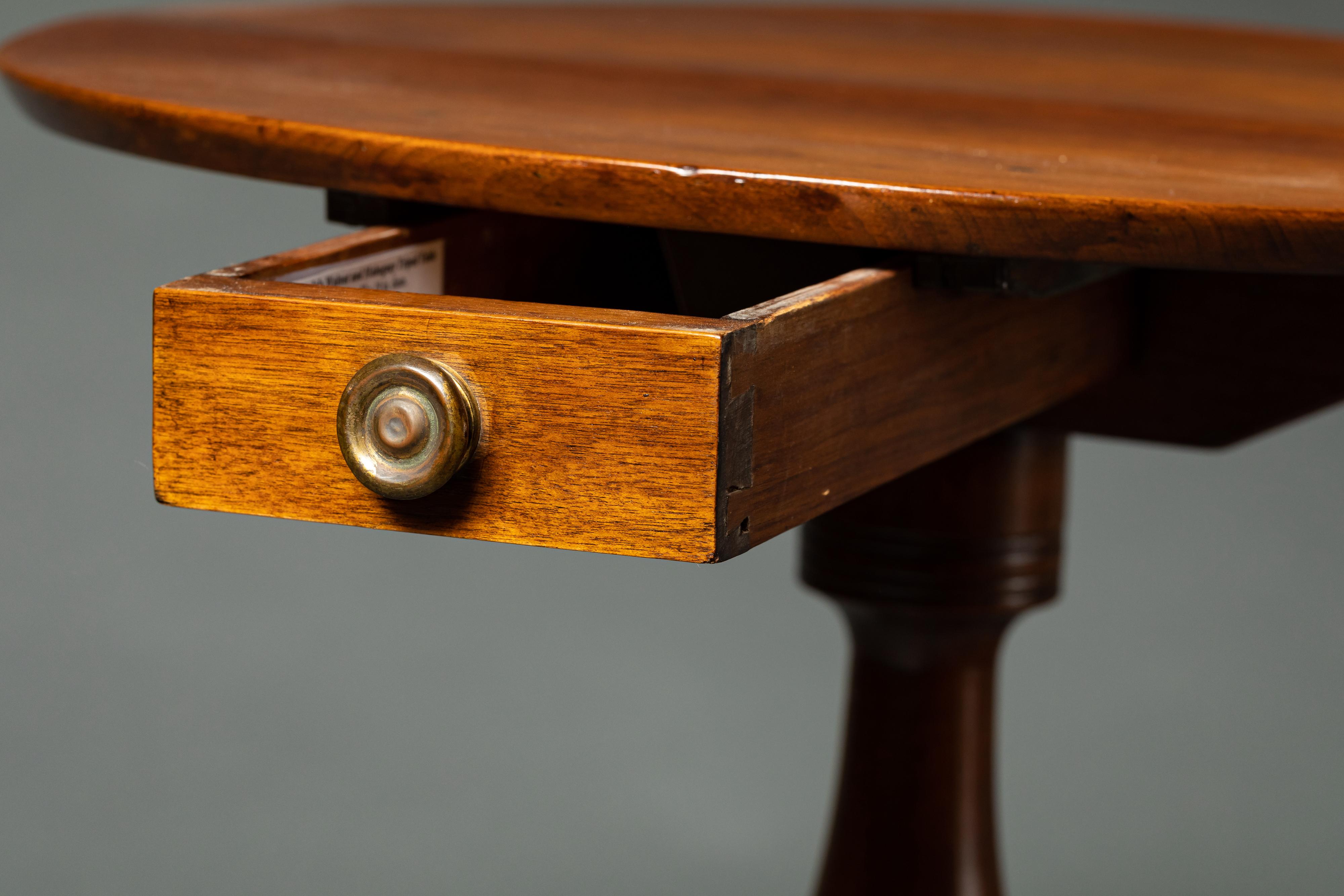 Chippendale Walnut and Mahogany Tripod Table For Sale 1
