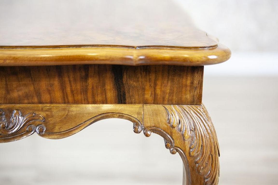 Chippendale Walnut Coffee Table from the Early 20th Century Finished in Shellac For Sale 8