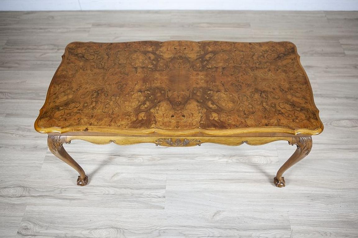 Chippendale Walnut Coffee Table from the Early 20th Century Finished in Shellac In Good Condition For Sale In Opole, PL