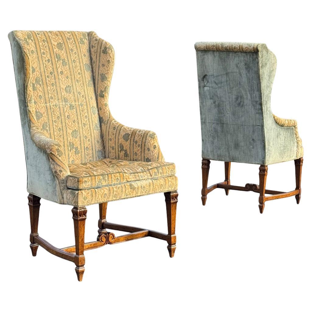 Paire de fauteuils à dossier ailé Chippendale par Heritage en vente