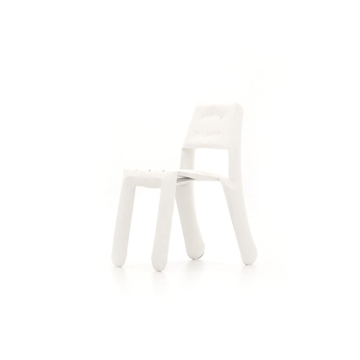 A development of the limited edition Chippensteel 0.5 chair available in new colors. It still offers a unique material experience but the shape of the chair has been slightly redesigned to allow a mass-production. The chair has been uniquely