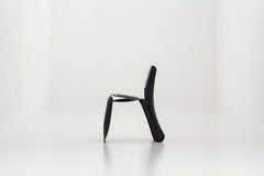 Chippensteel 0,5 Asiento de acero al carbono color negro pulido brillante by Zieta