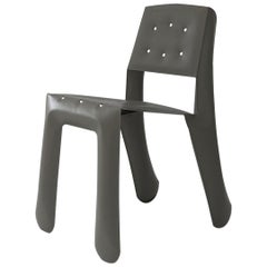 Chippensteel 0,5 Asiento de acero al carbono pulido color gris Umbra by Zieta