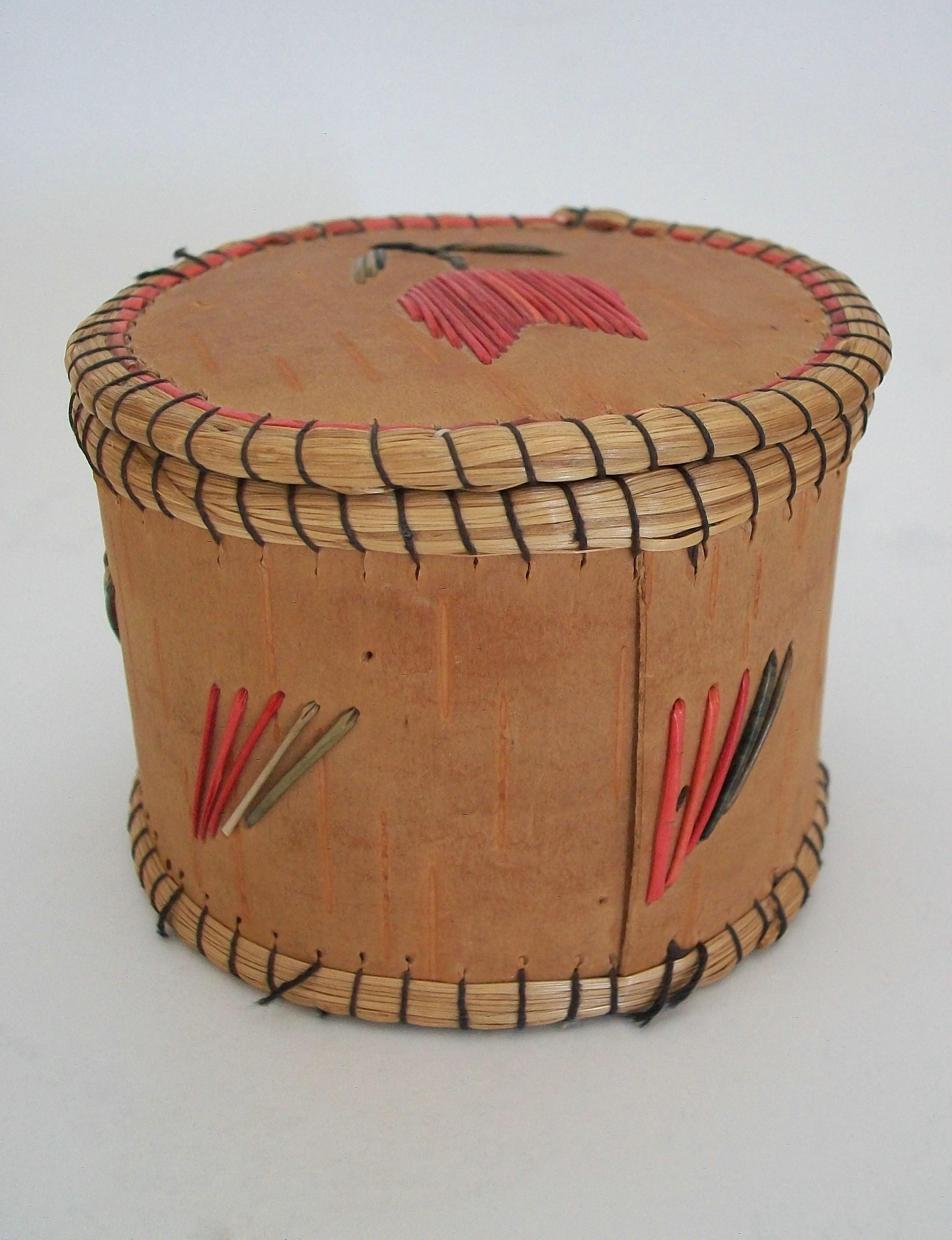 Hand-Crafted Chippewa Birch Bark, Quills & Sweetgrass Box with Tulip - Canada - Early 20th C. For Sale