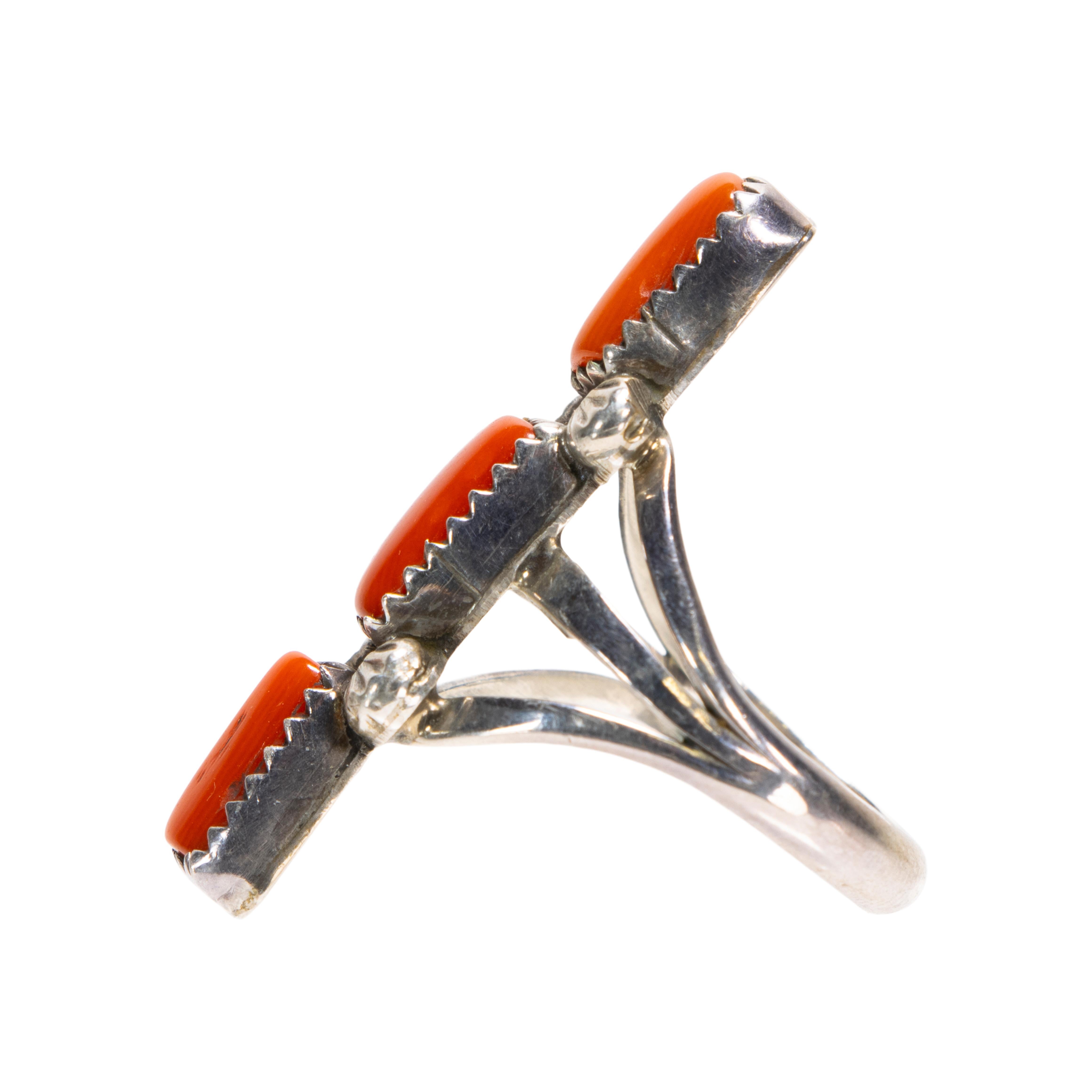 Chippewa Ring aus Koralle und Sterlingsilber (Alteuropäischer Brillantschliff) im Angebot